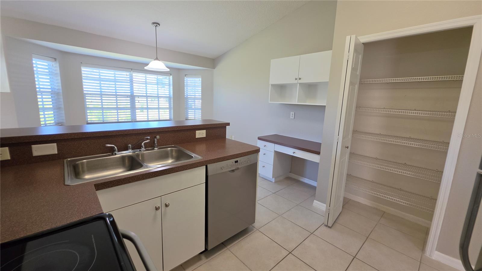 37515 LAUREL HAMMOCK DR