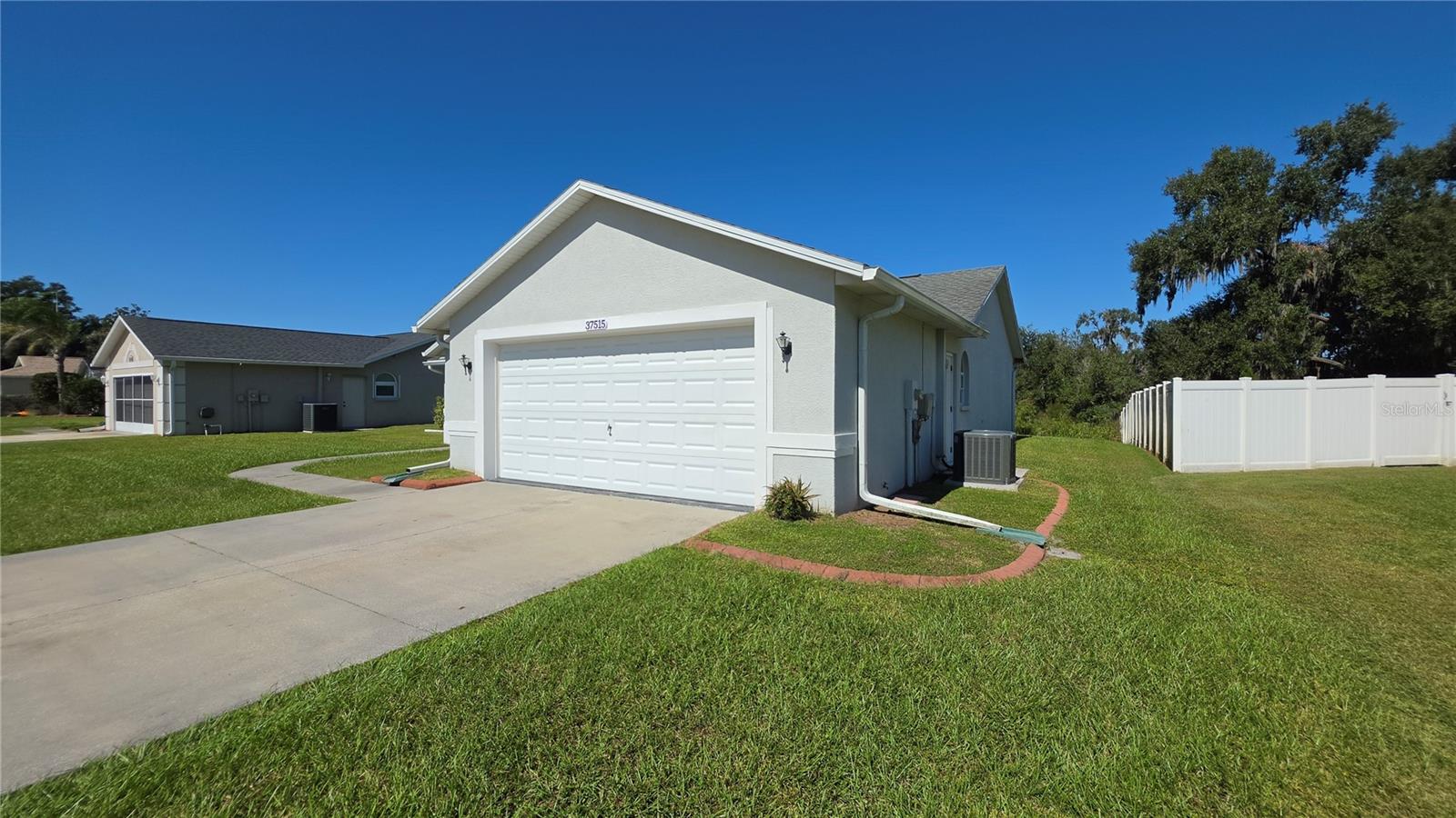 37515 LAUREL HAMMOCK DR