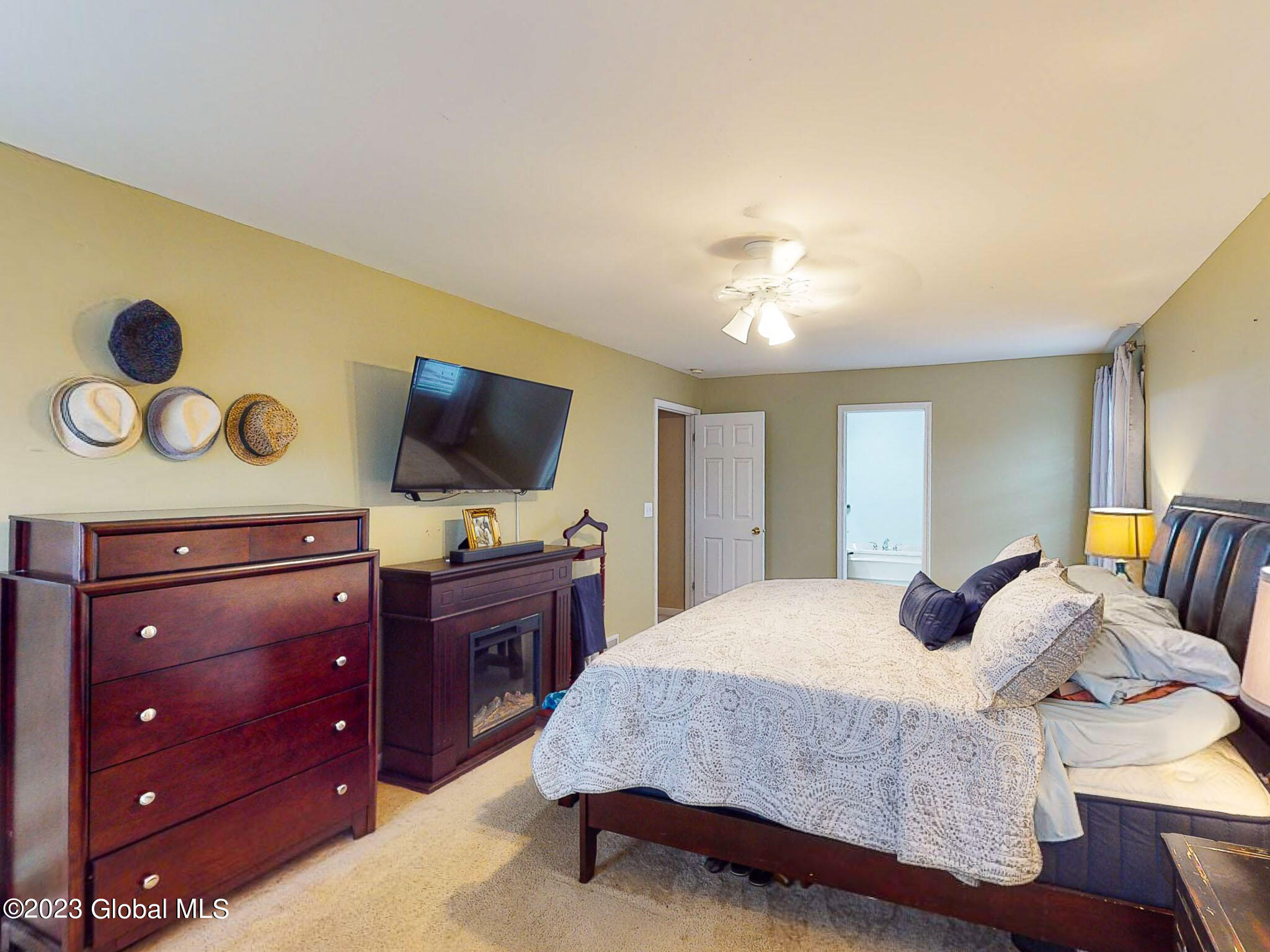 6 Cambrai DR