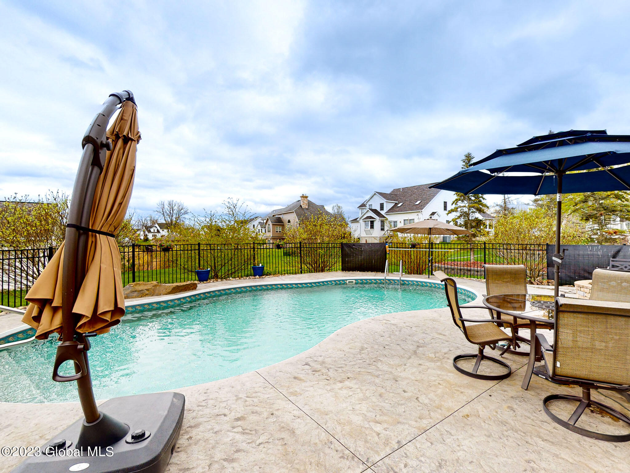 6 Cambrai DR
