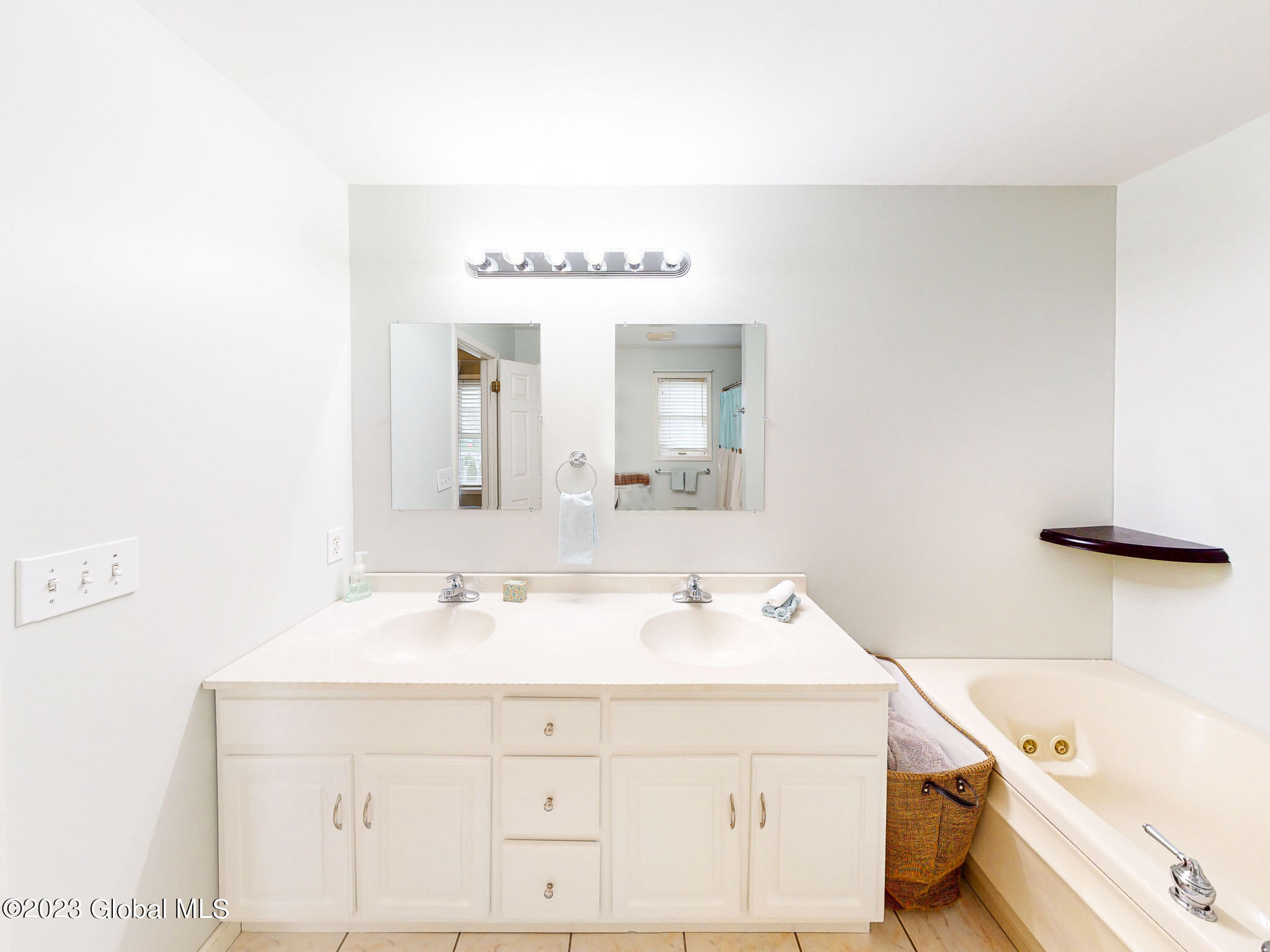 6 Cambrai DR