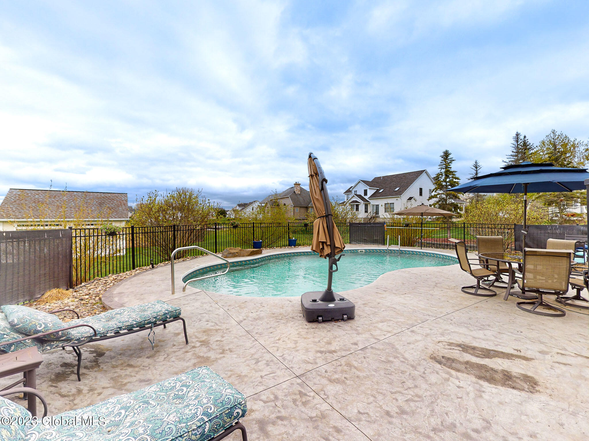 6 Cambrai DR