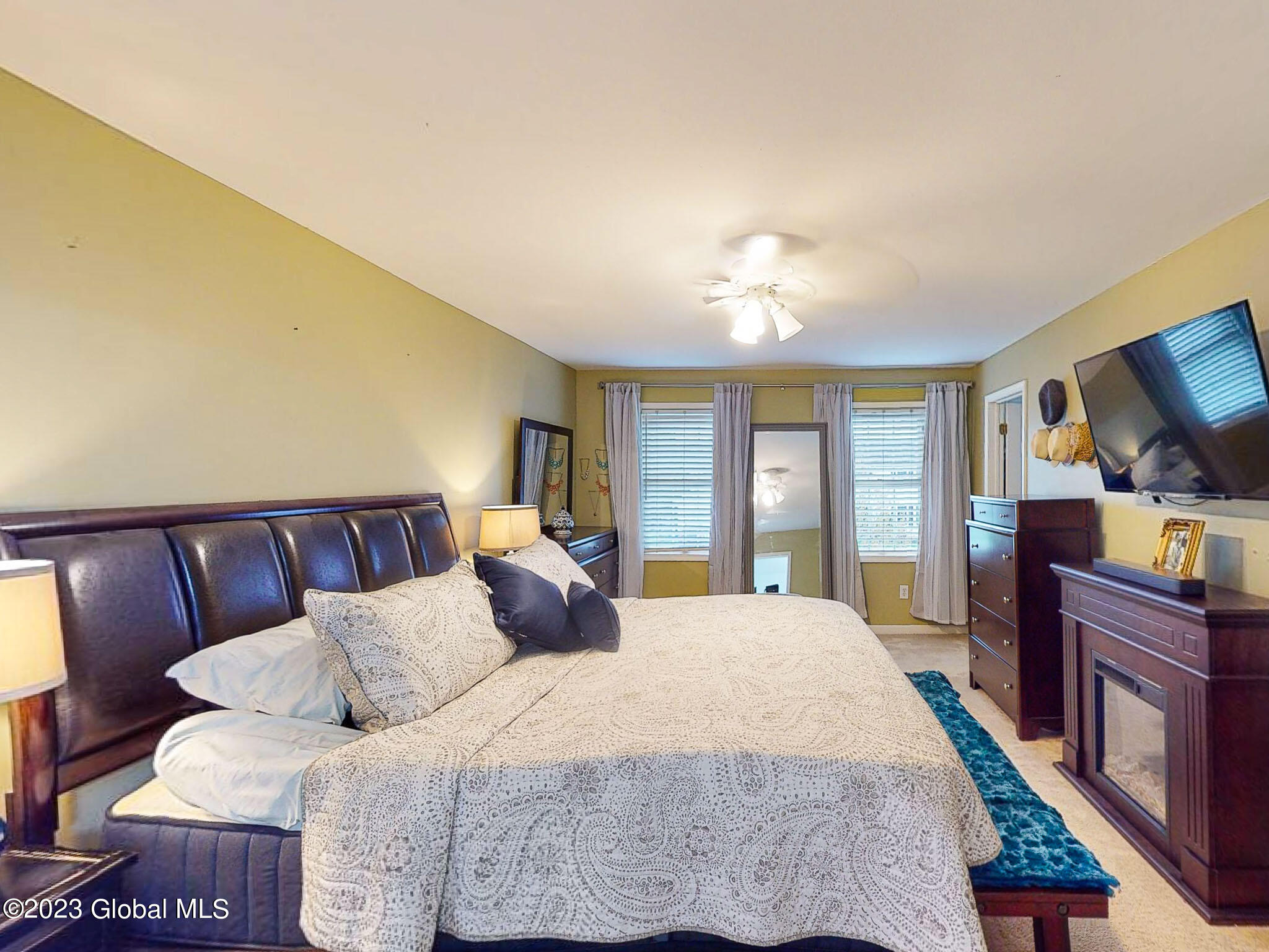 6 Cambrai DR