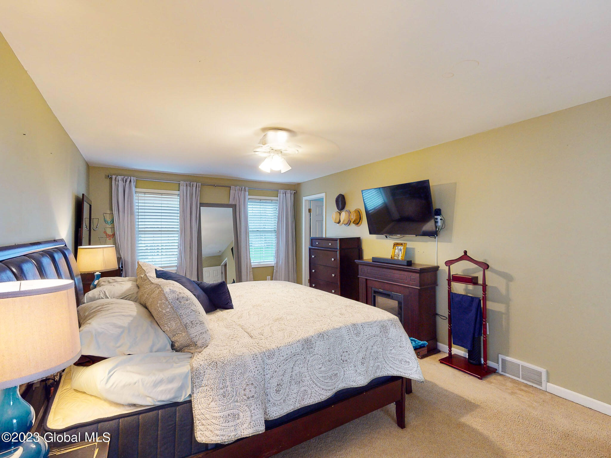6 Cambrai DR