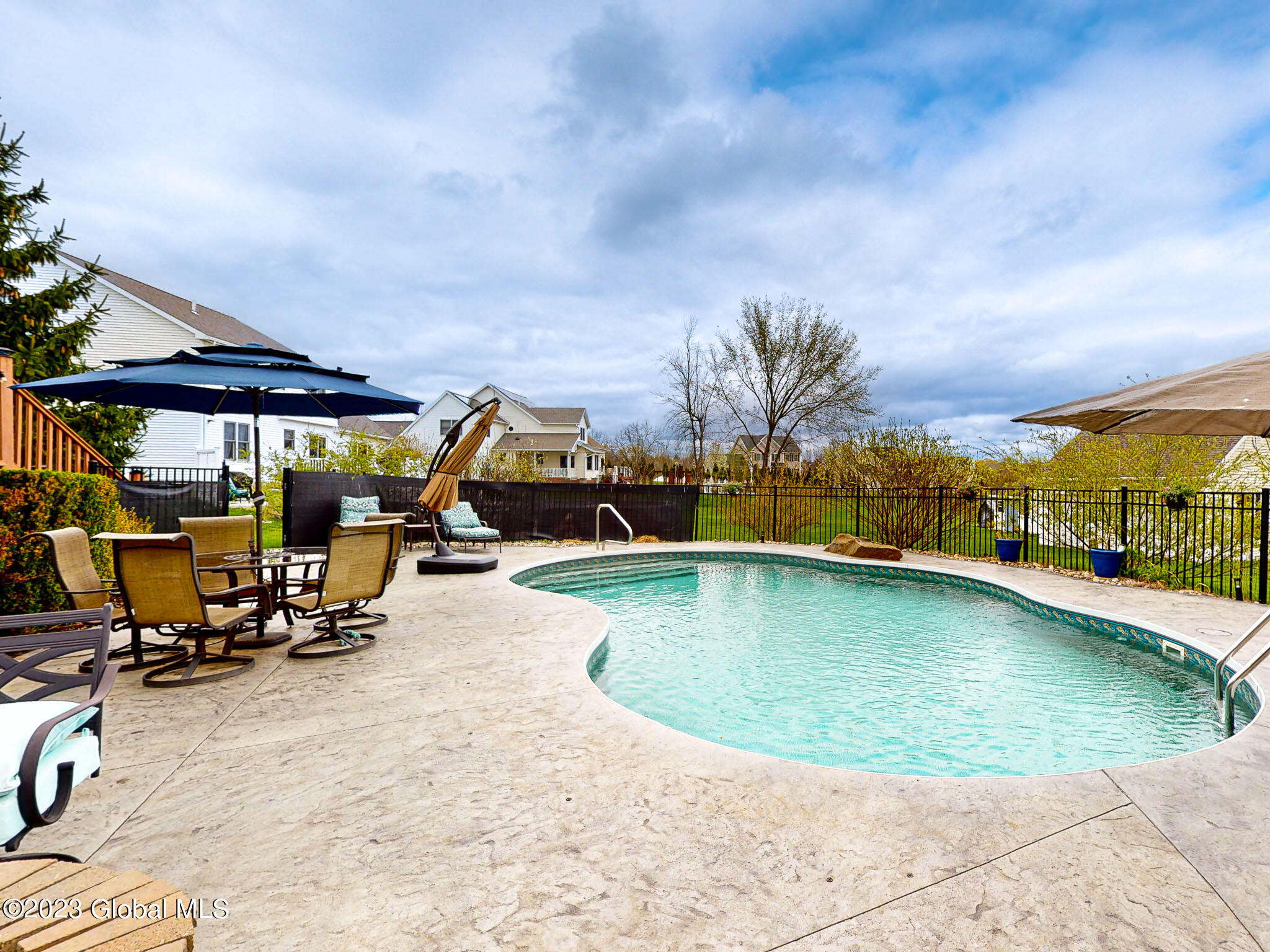 6 Cambrai DR