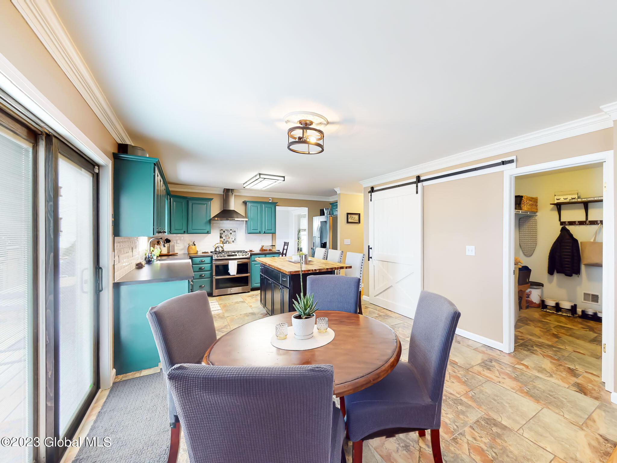 6 Cambrai DR