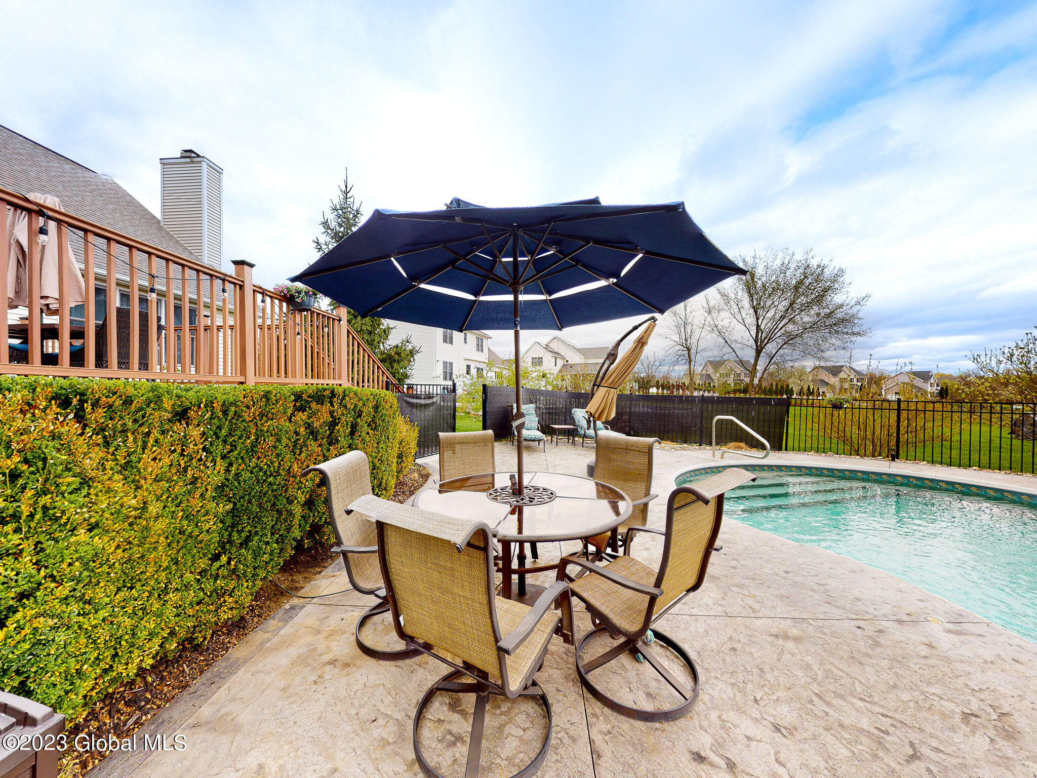 6 Cambrai DR