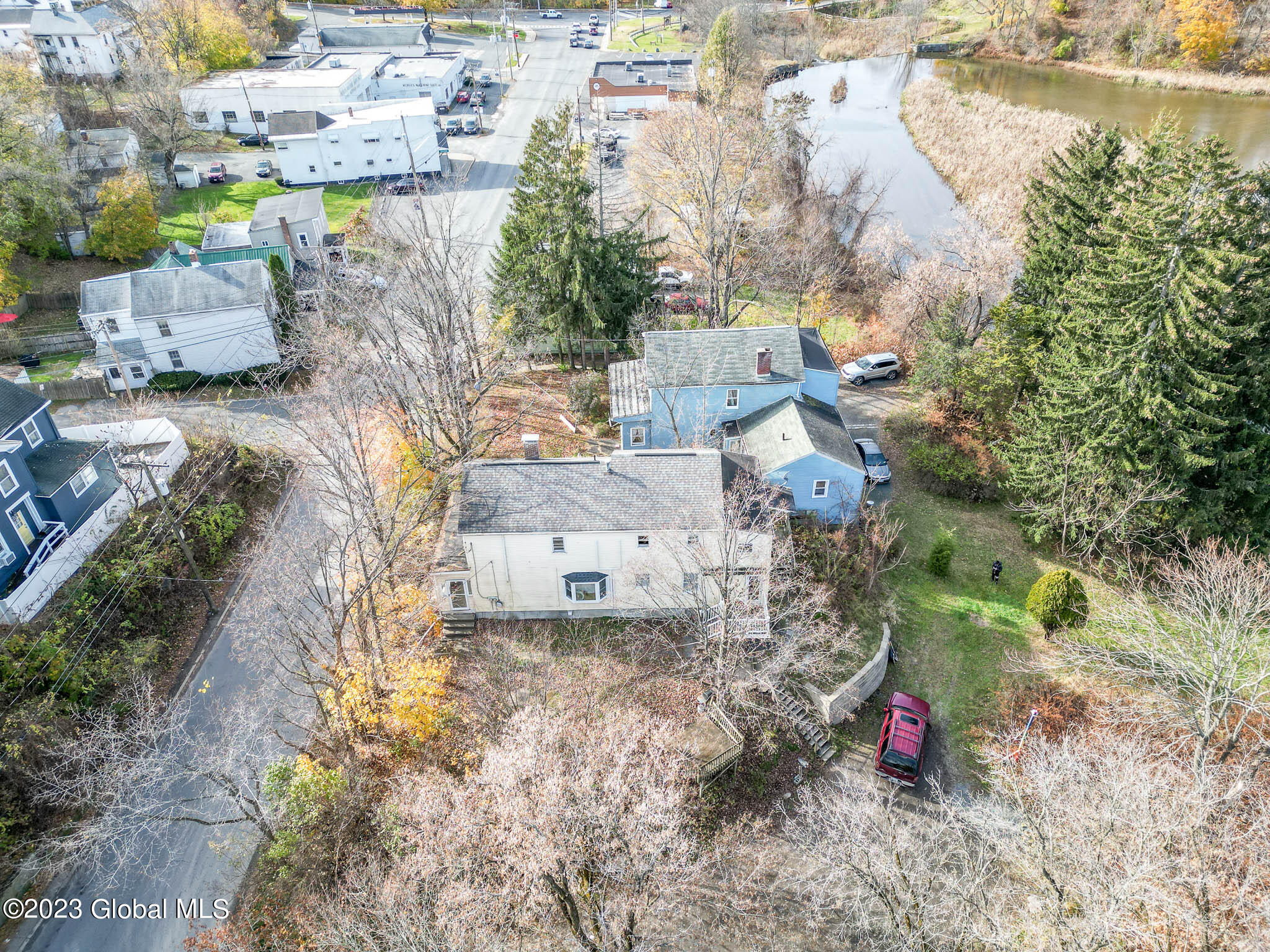 39 Campbell Avenue