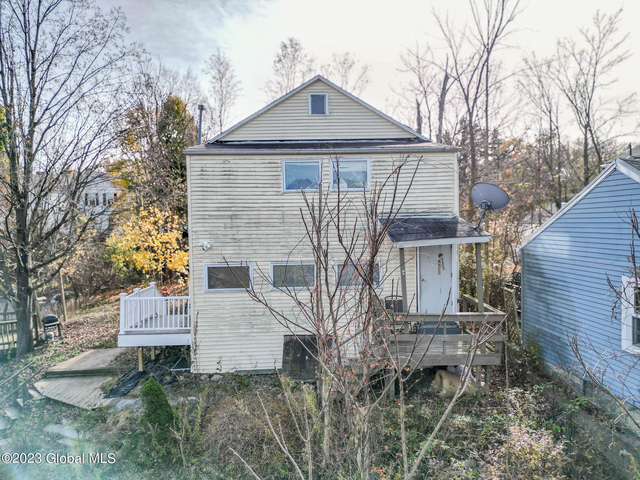 39 Campbell Avenue