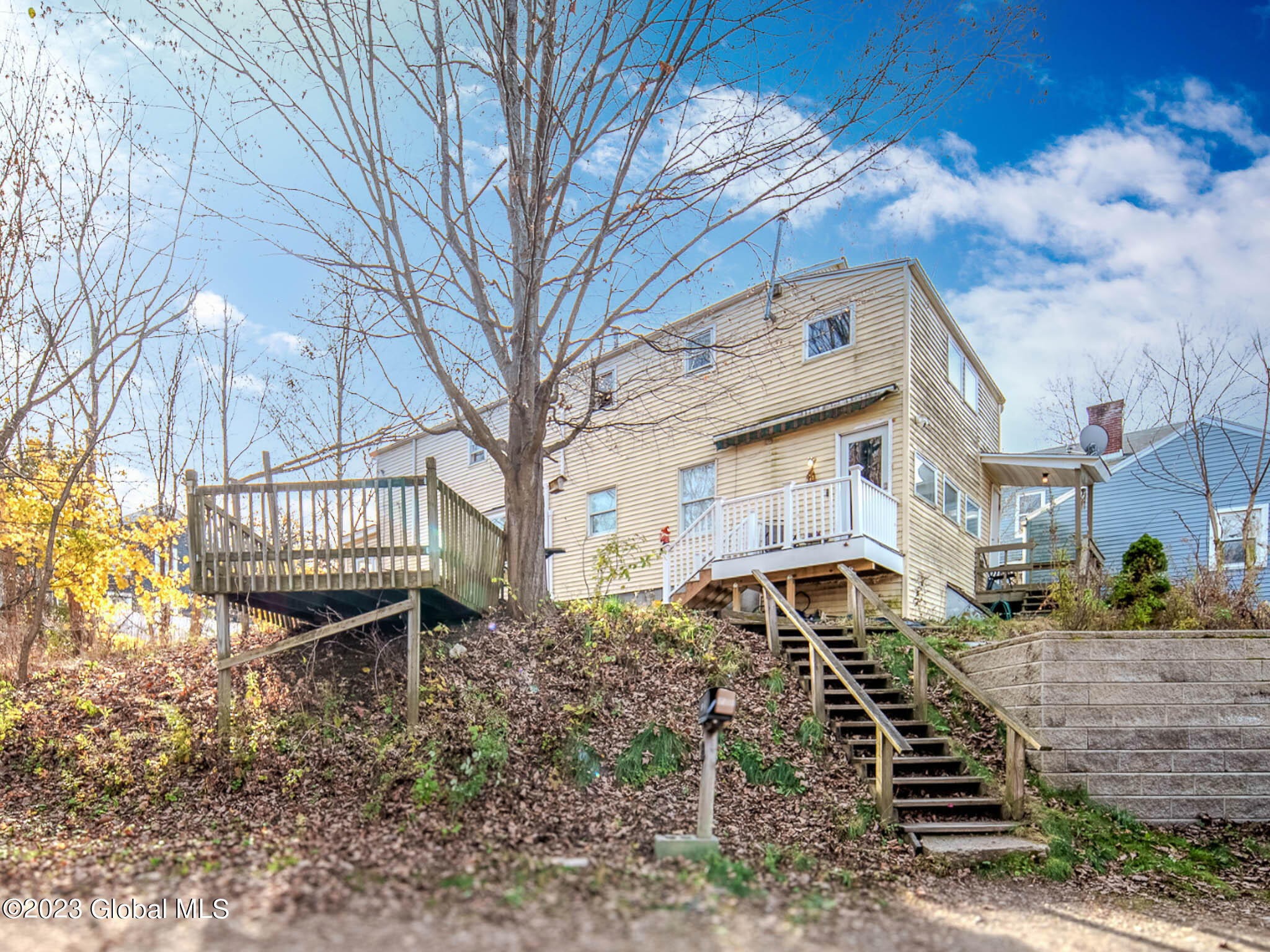 39 Campbell Avenue