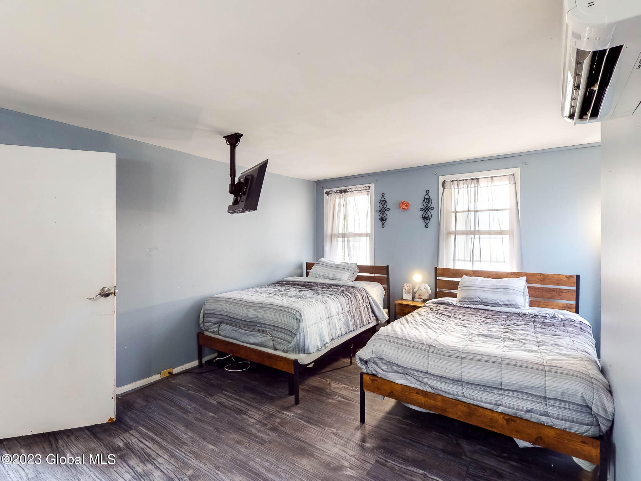 39 Campbell Avenue