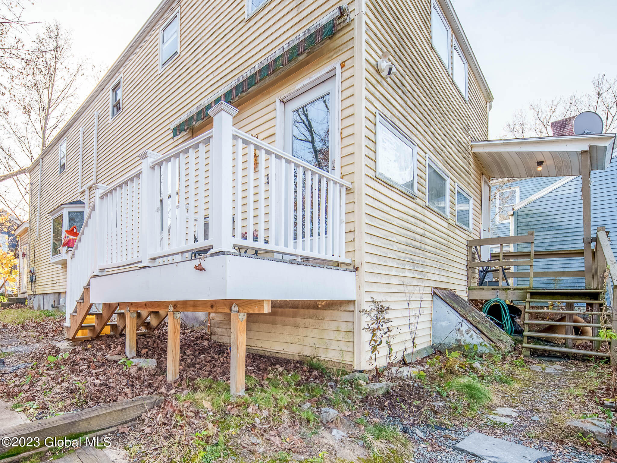 39 Campbell Avenue