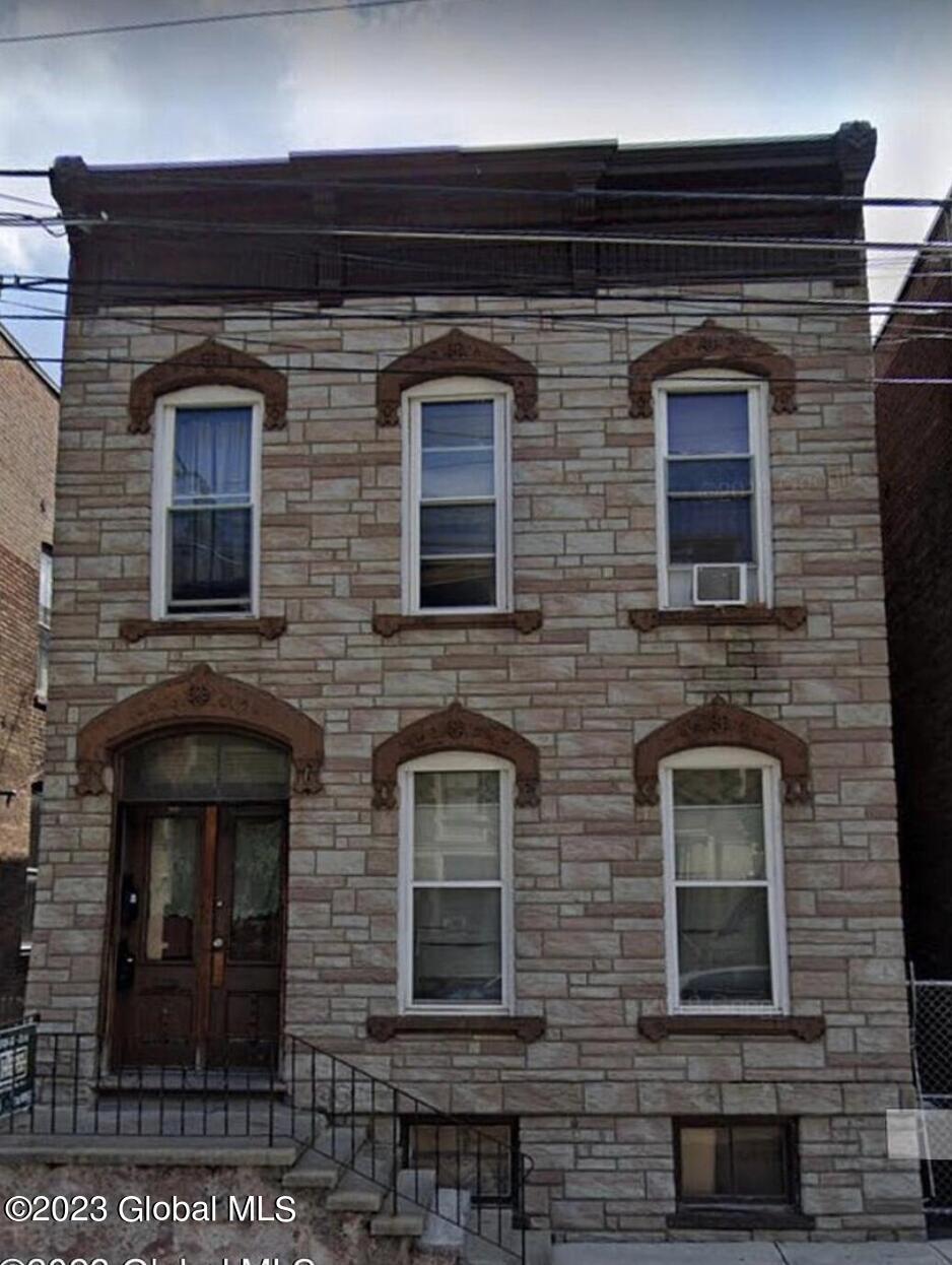 466 1st Street
