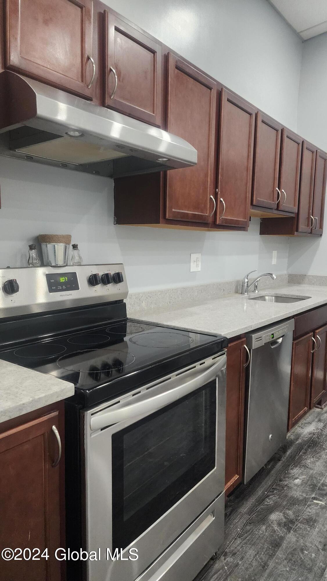11 Elm Street, Apt 3