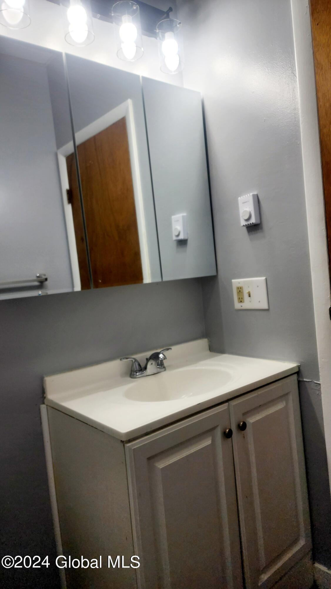 11 Elm Street, Apt 3