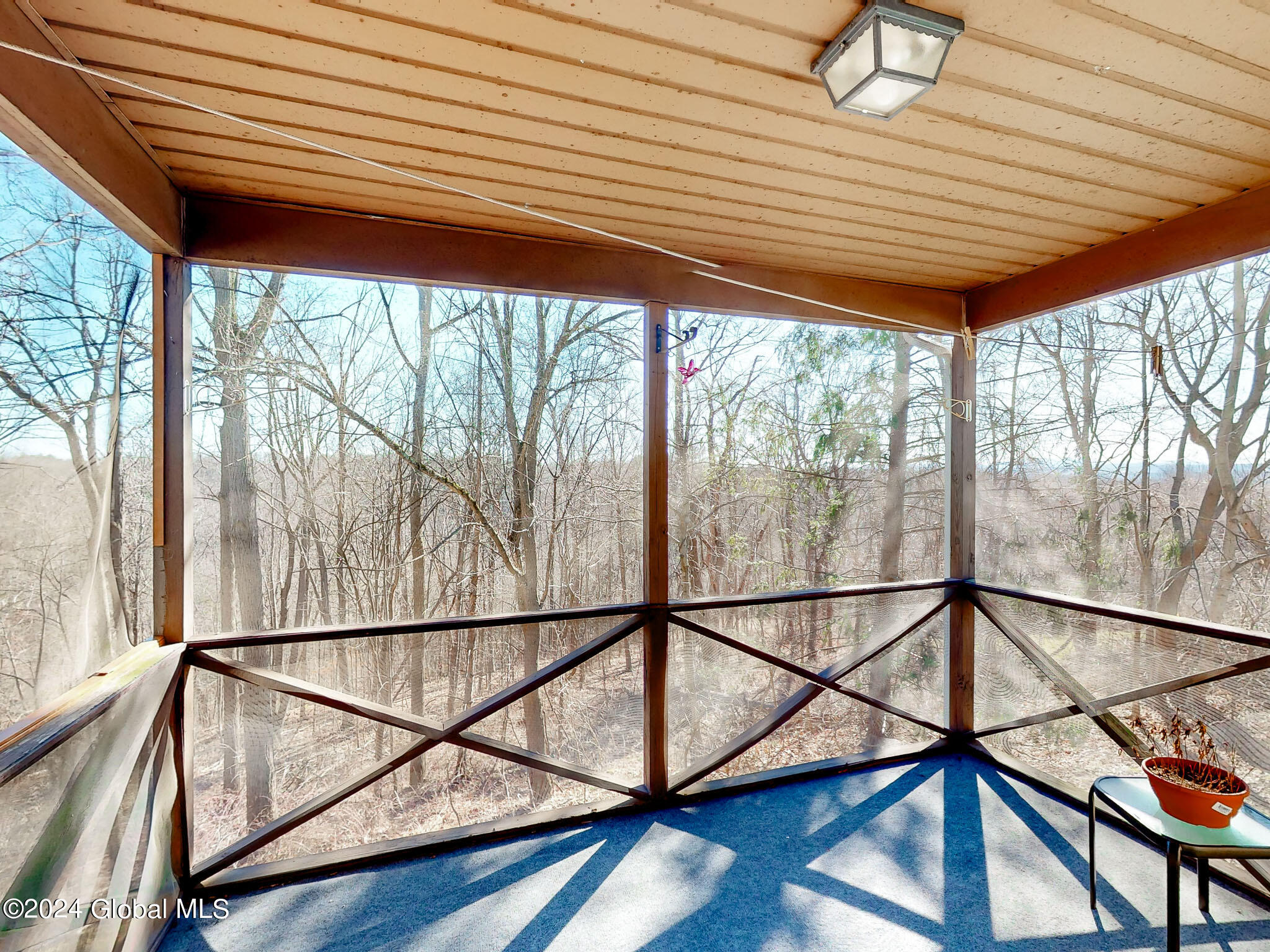 10 Edgewood Terrace, Castleton-on-Hudson