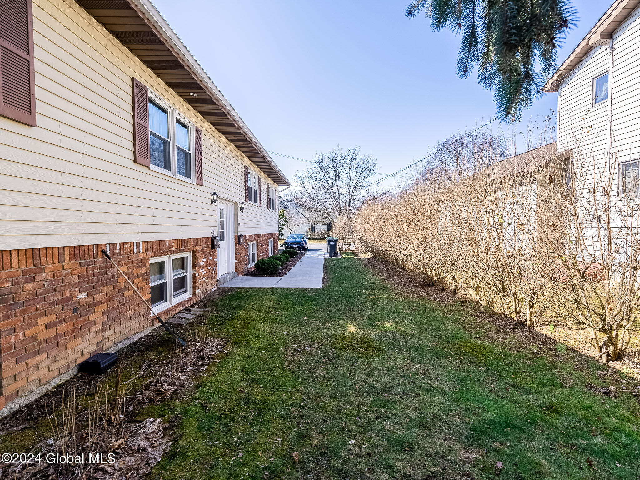 10 Edgewood Terrace, Castleton-on-Hudson