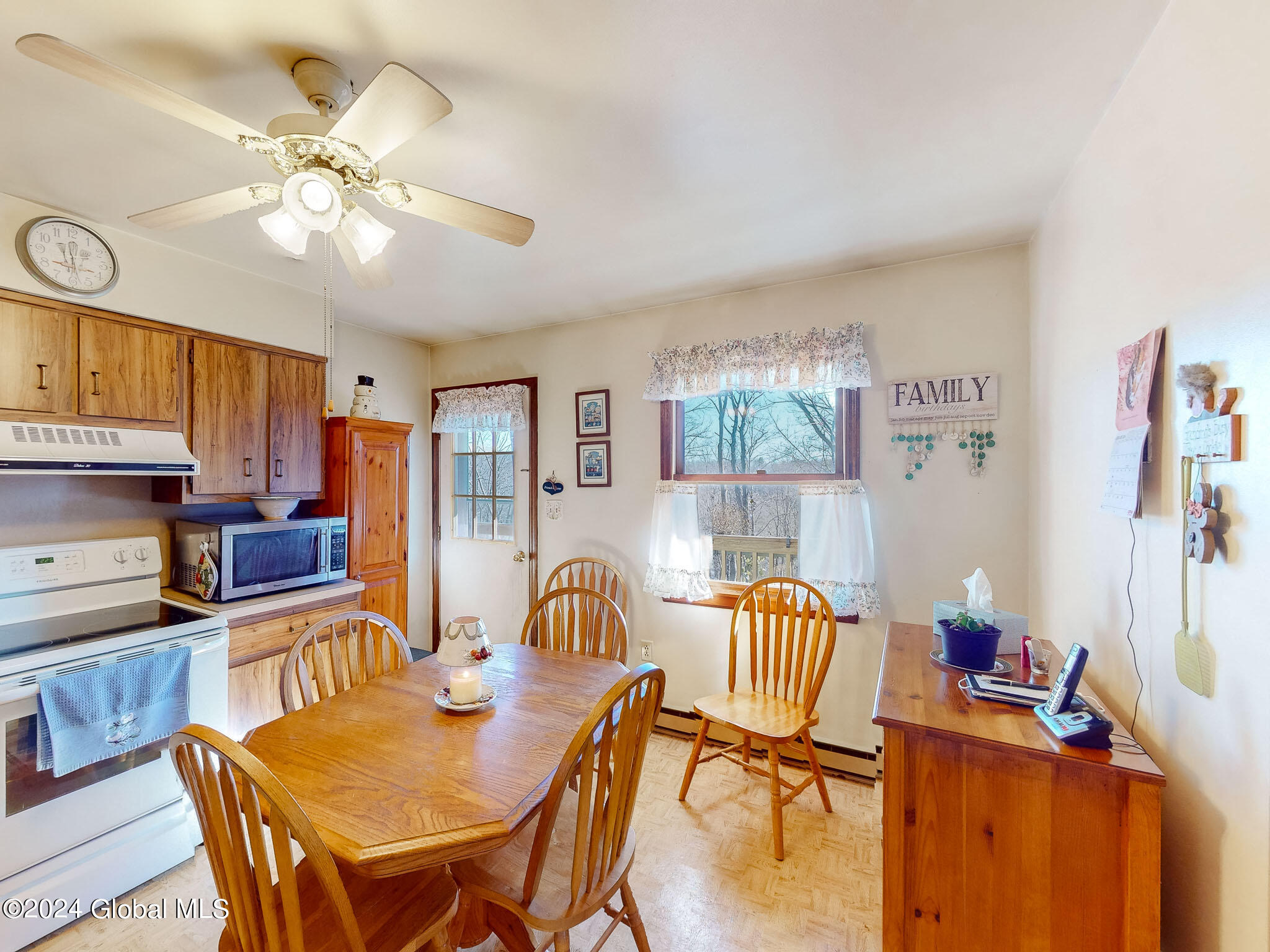 10 Edgewood Terrace, Castleton-on-Hudson