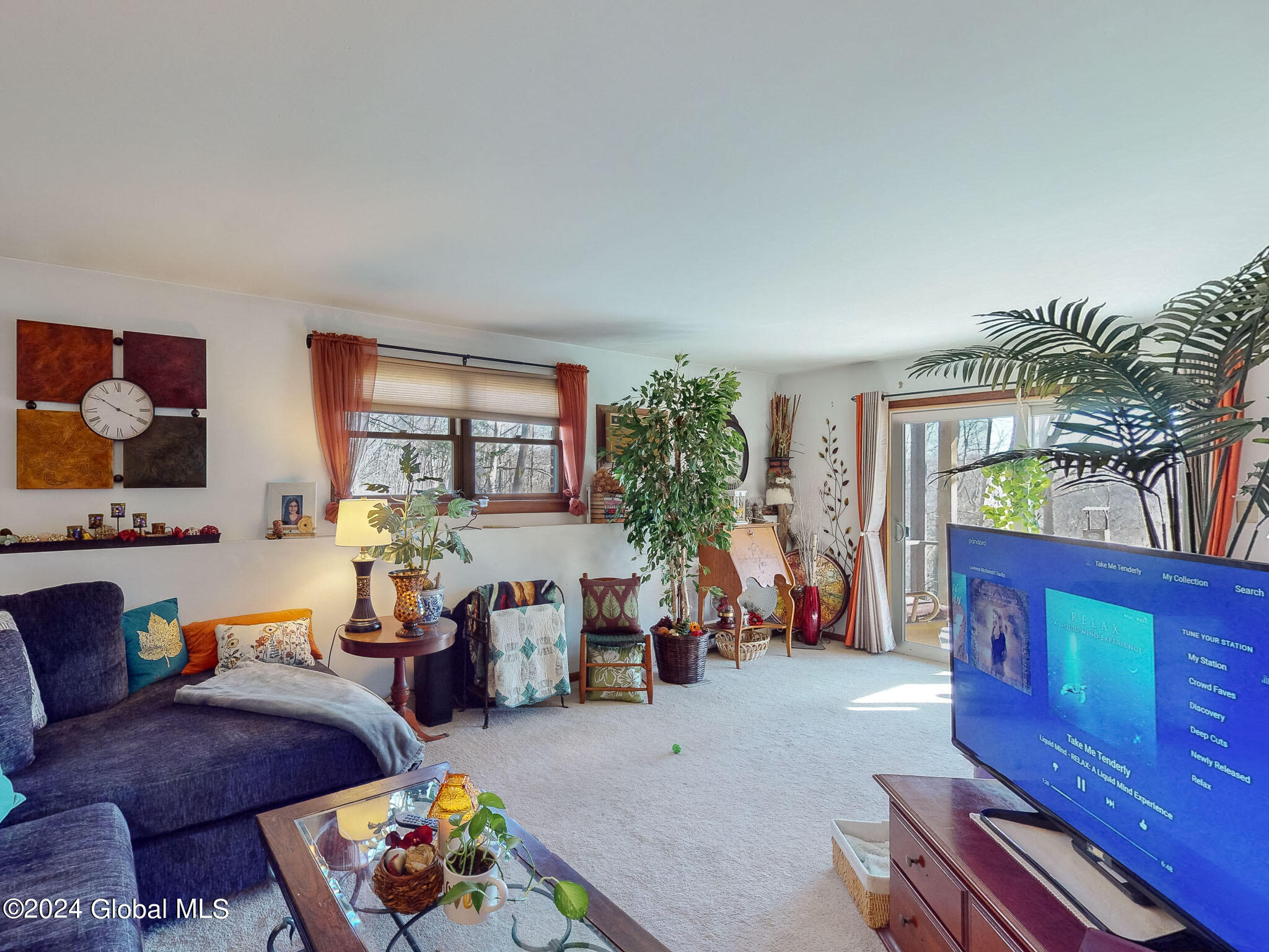 10 Edgewood Terrace, Castleton-on-Hudson