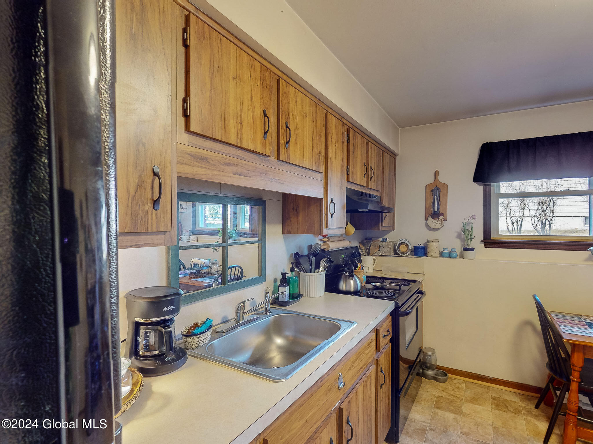 10 Edgewood Terrace, Castleton-on-Hudson