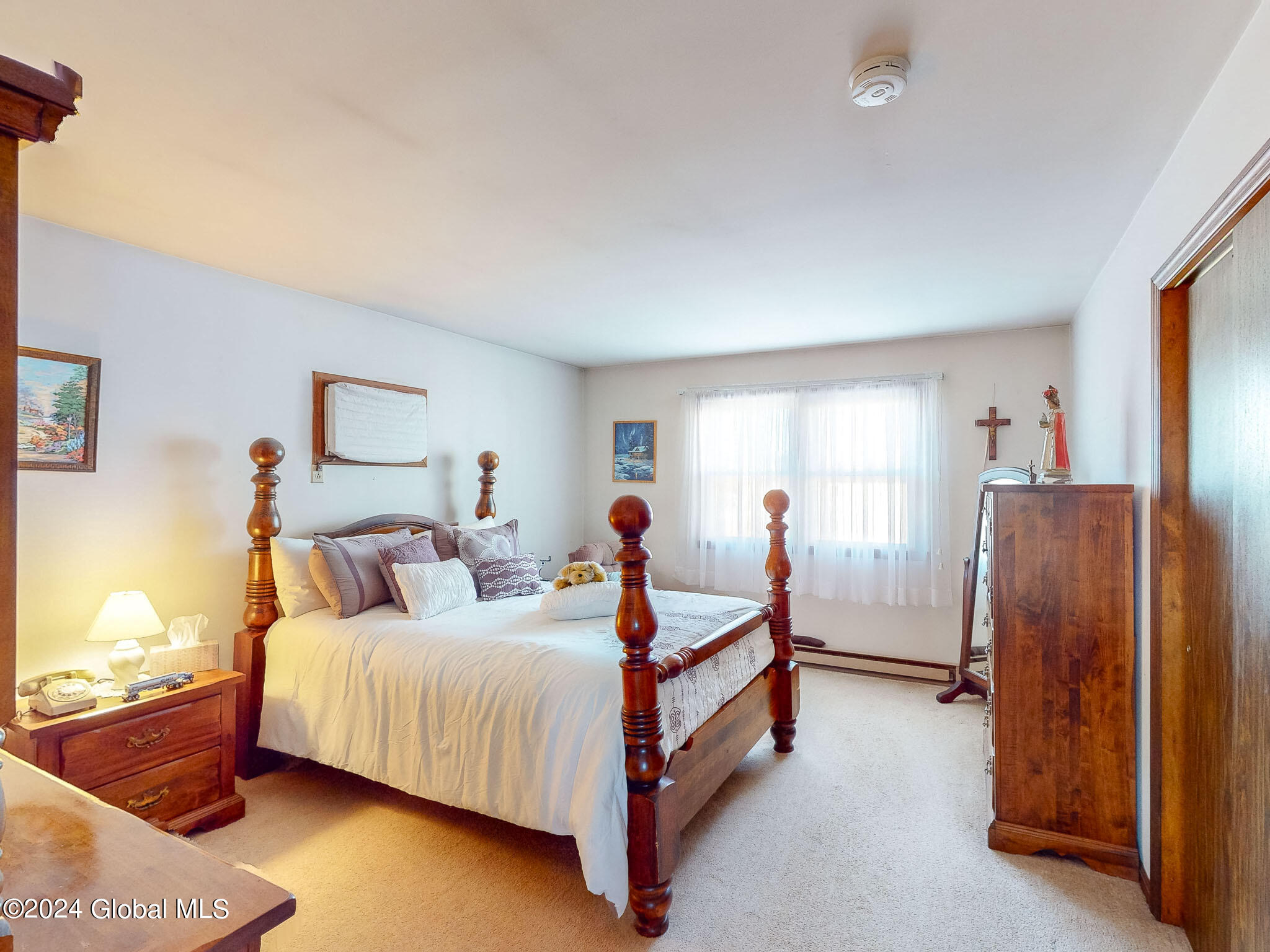 10 Edgewood Terrace, Castleton-on-Hudson