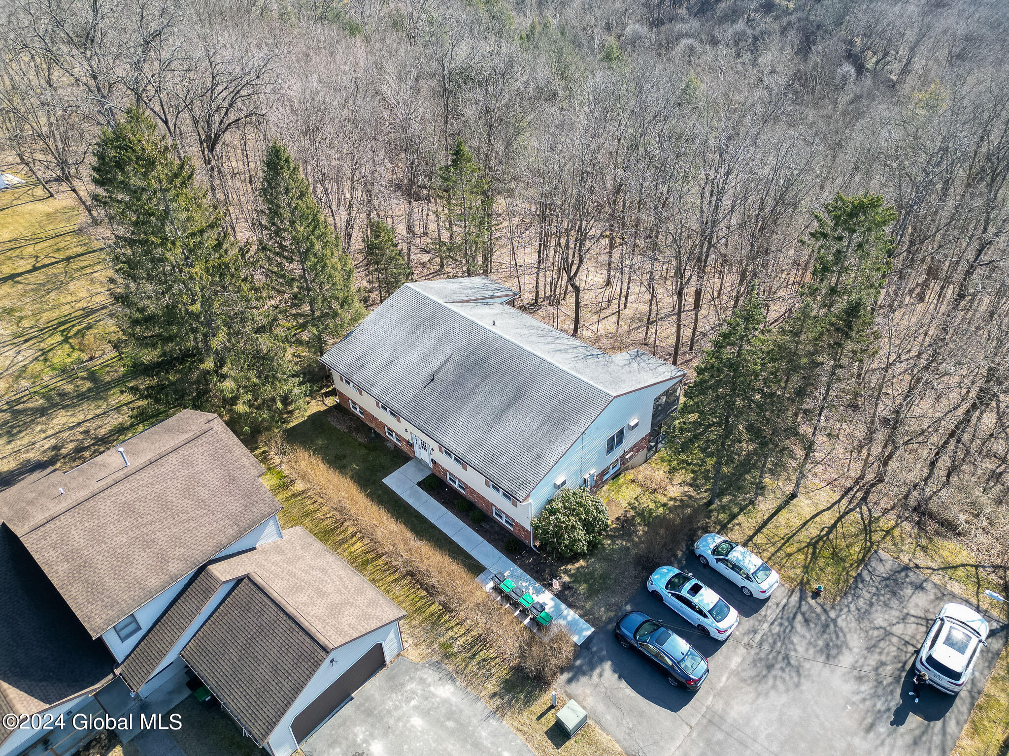 10 Edgewood Terrace, Castleton-on-Hudson