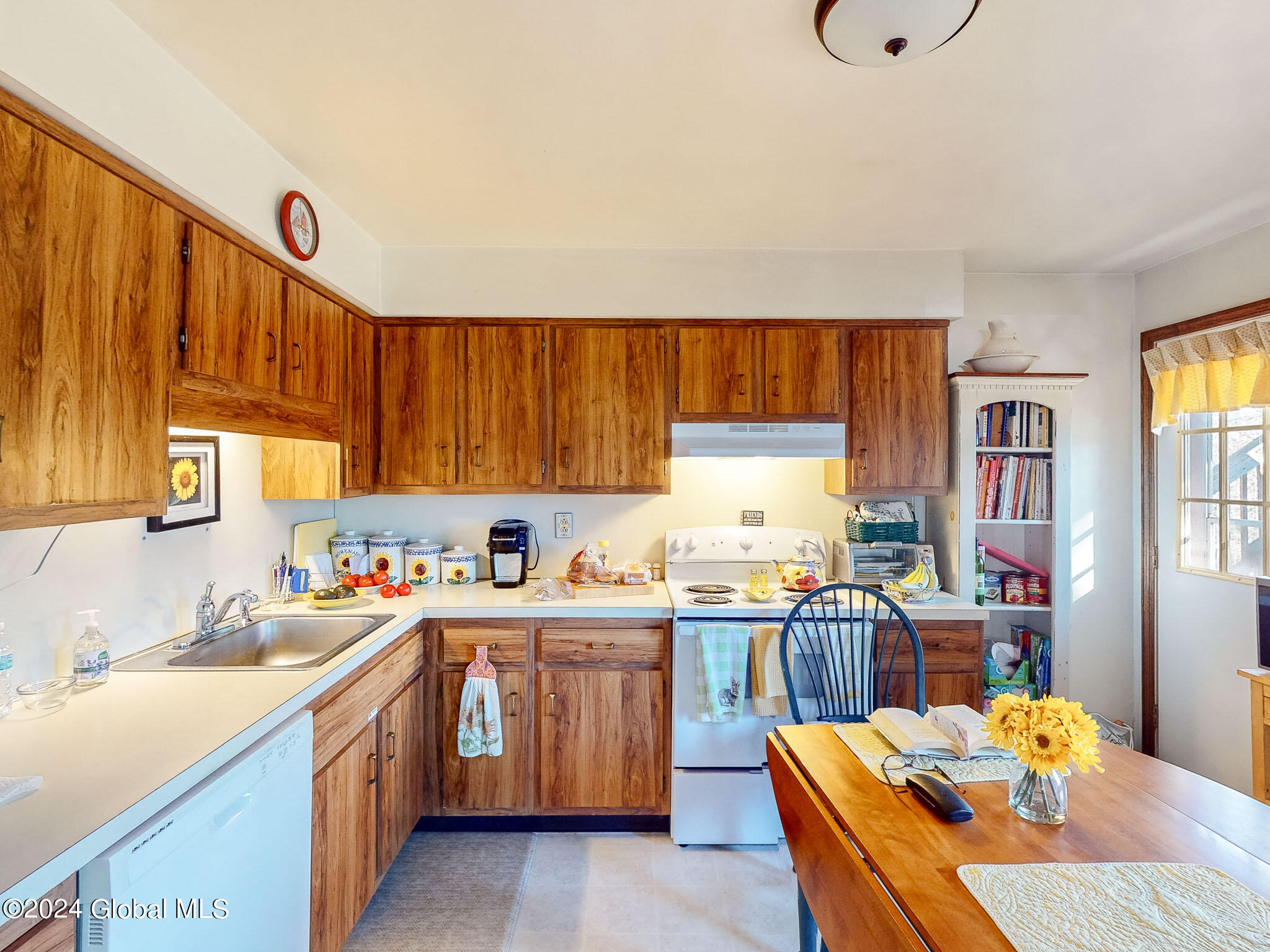 10 Edgewood Terrace, Castleton-on-Hudson