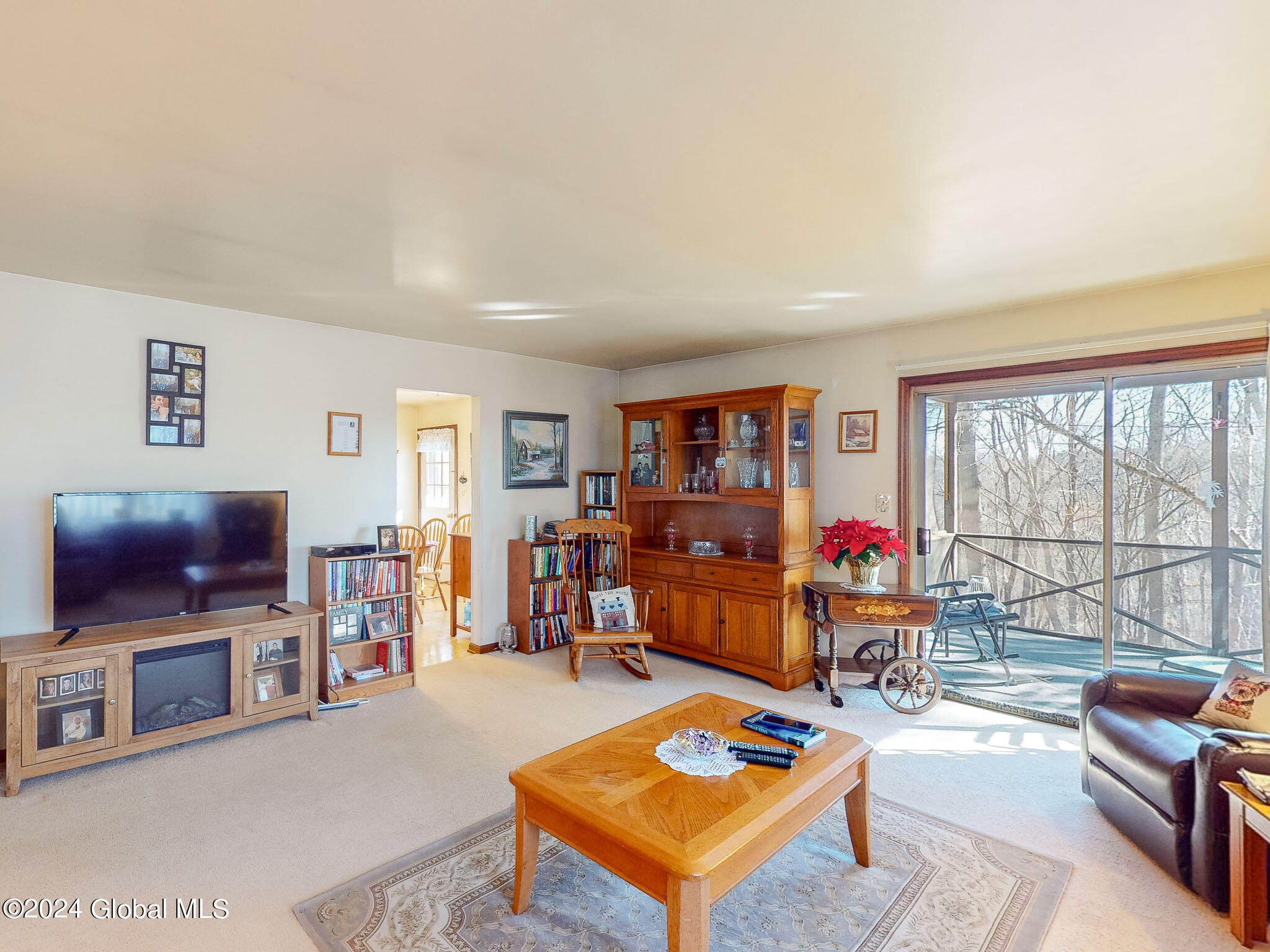 10 Edgewood Terrace, Castleton-on-Hudson