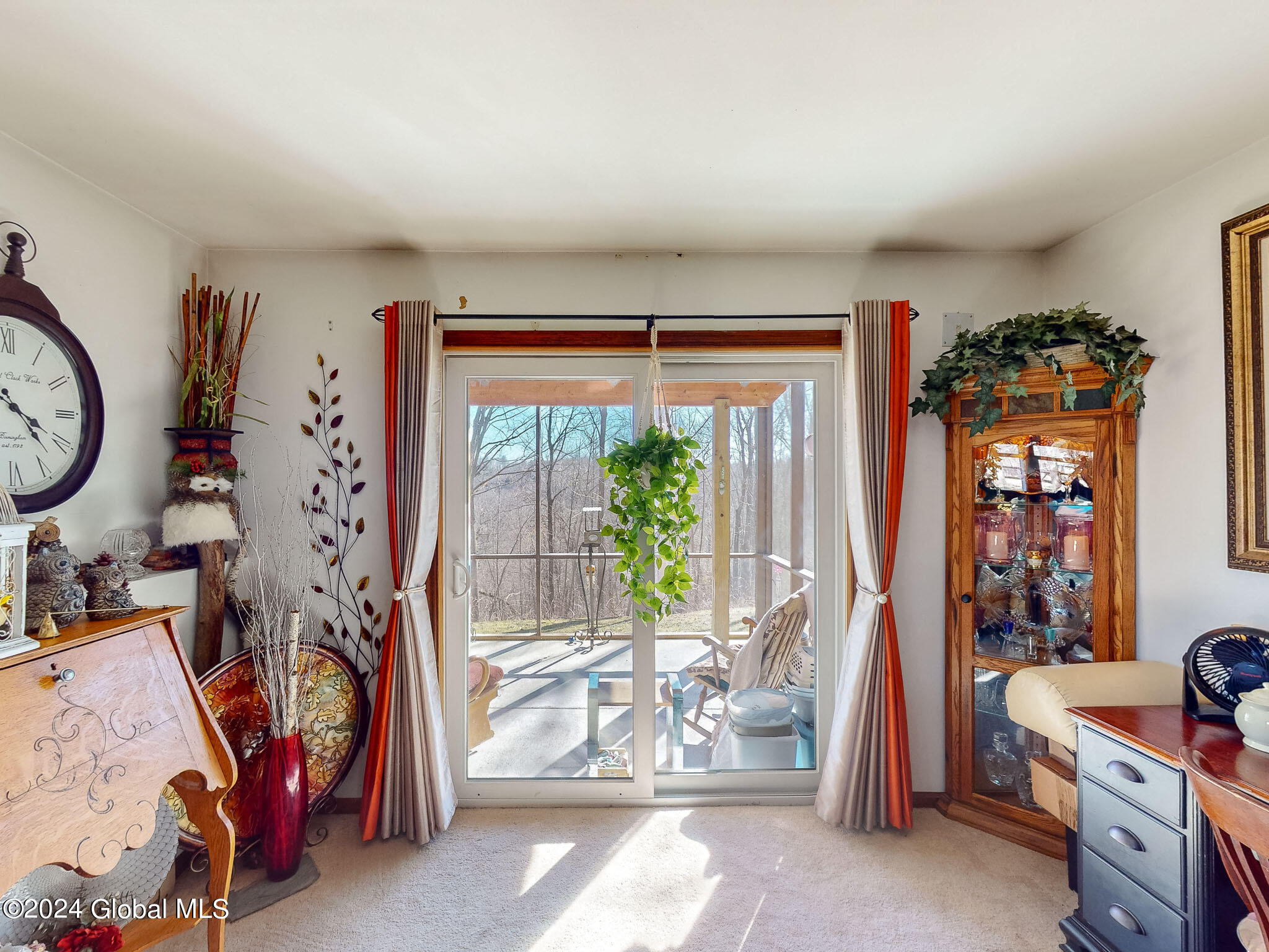 10 Edgewood Terrace, Castleton-on-Hudson