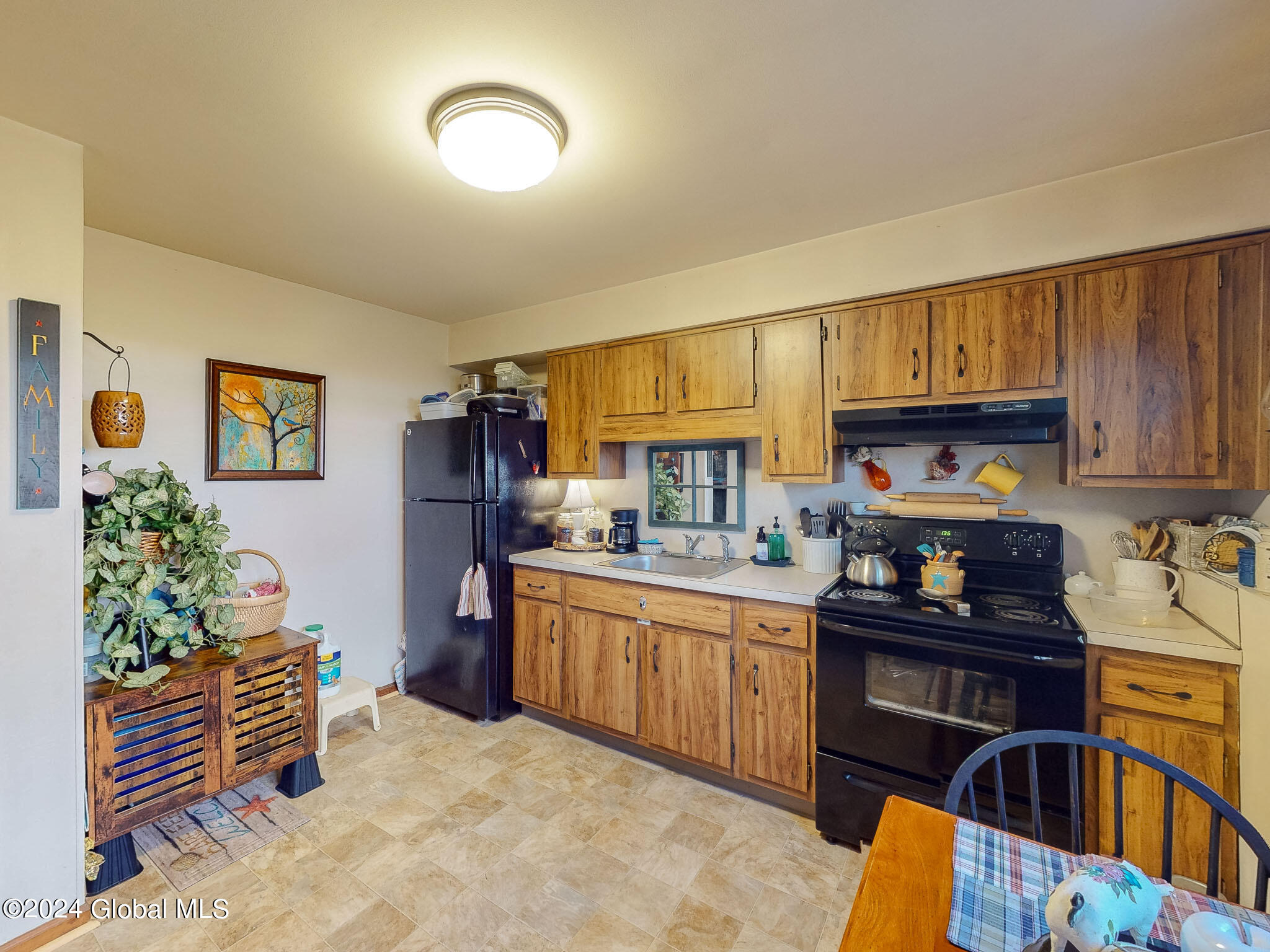 10 Edgewood Terrace, Castleton-on-Hudson