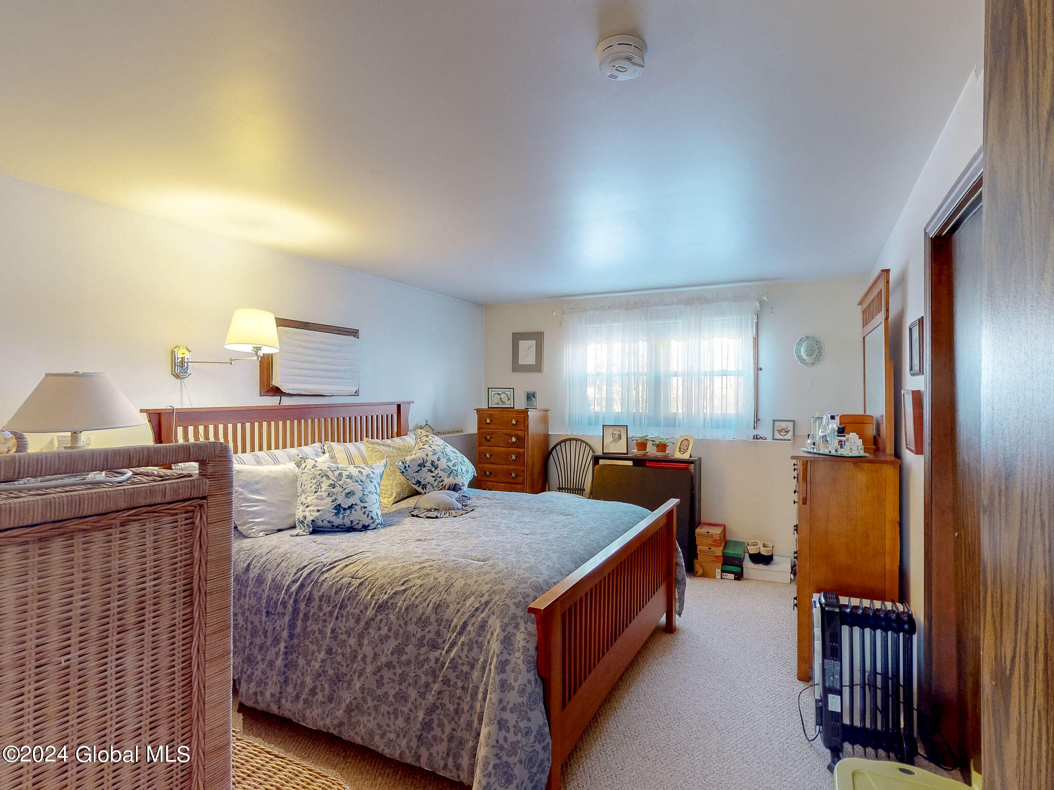 10 Edgewood Terrace, Castleton-on-Hudson