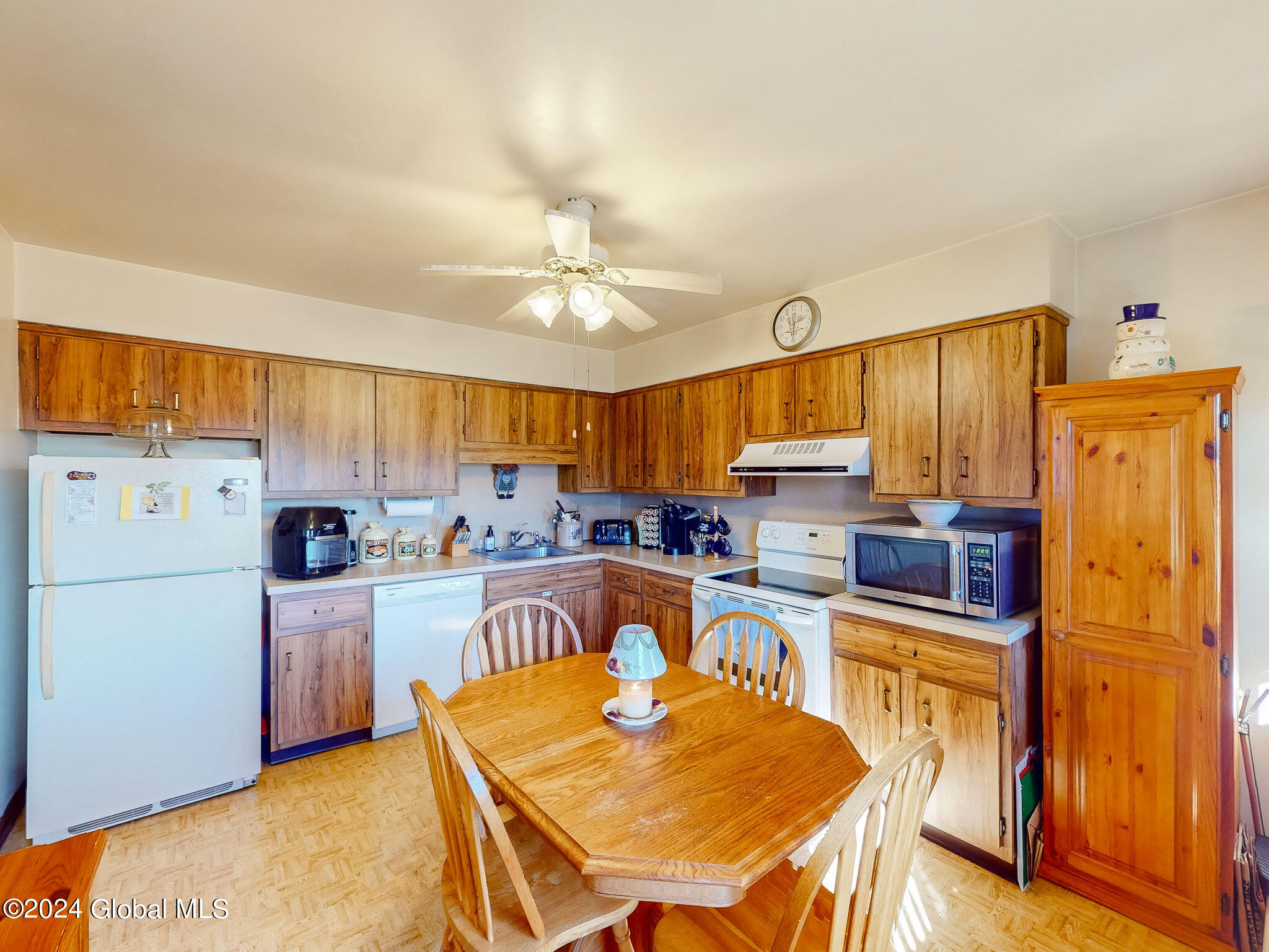 10 Edgewood Terrace, Castleton-on-Hudson