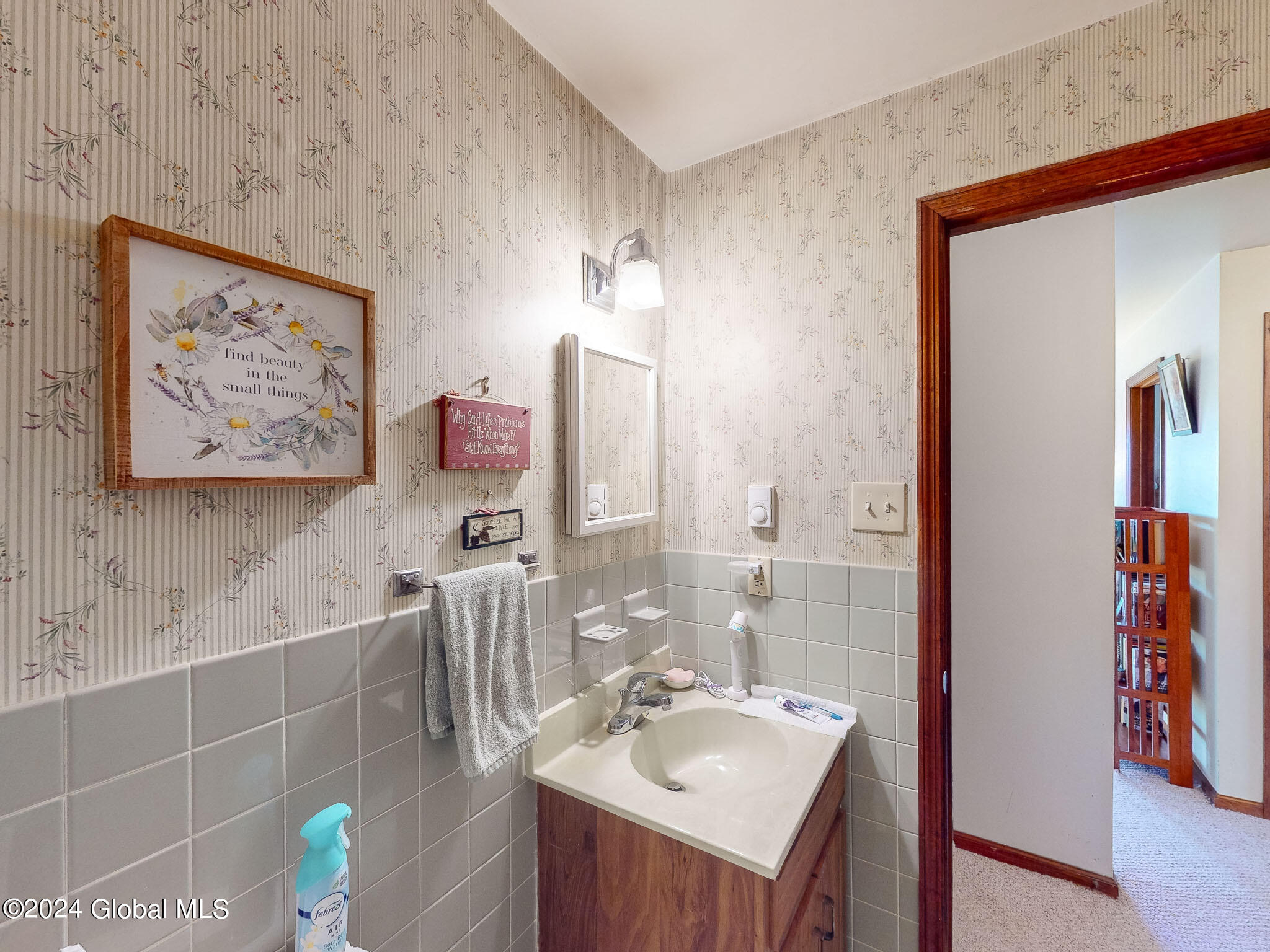 10 Edgewood Terrace, Castleton-on-Hudson
