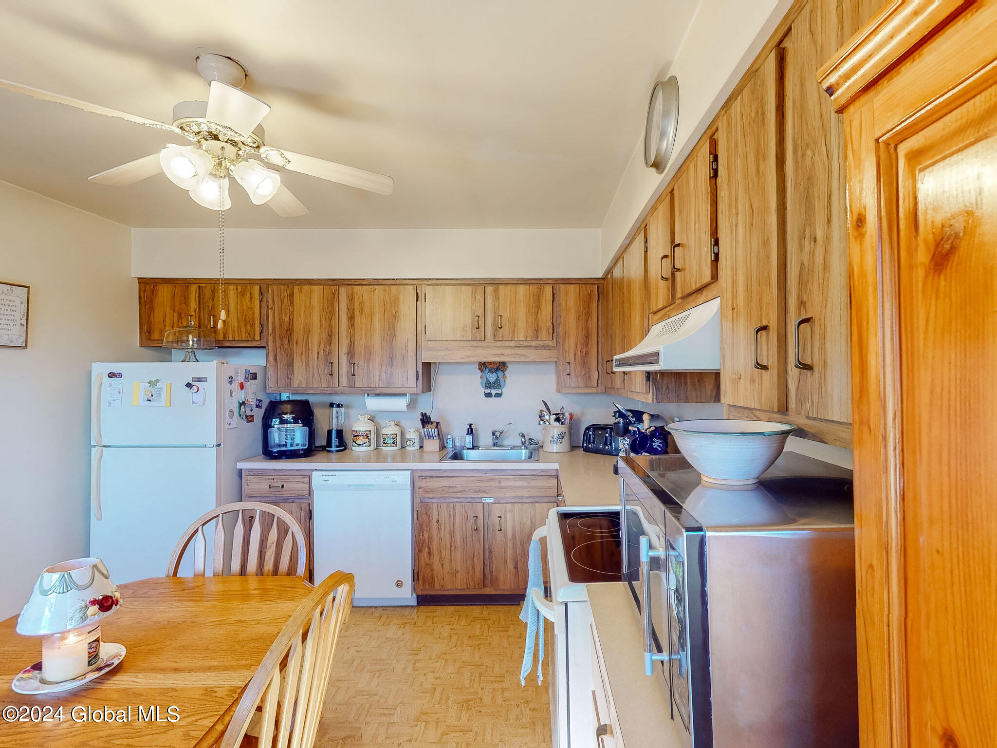10 Edgewood Terrace, Castleton-on-Hudson