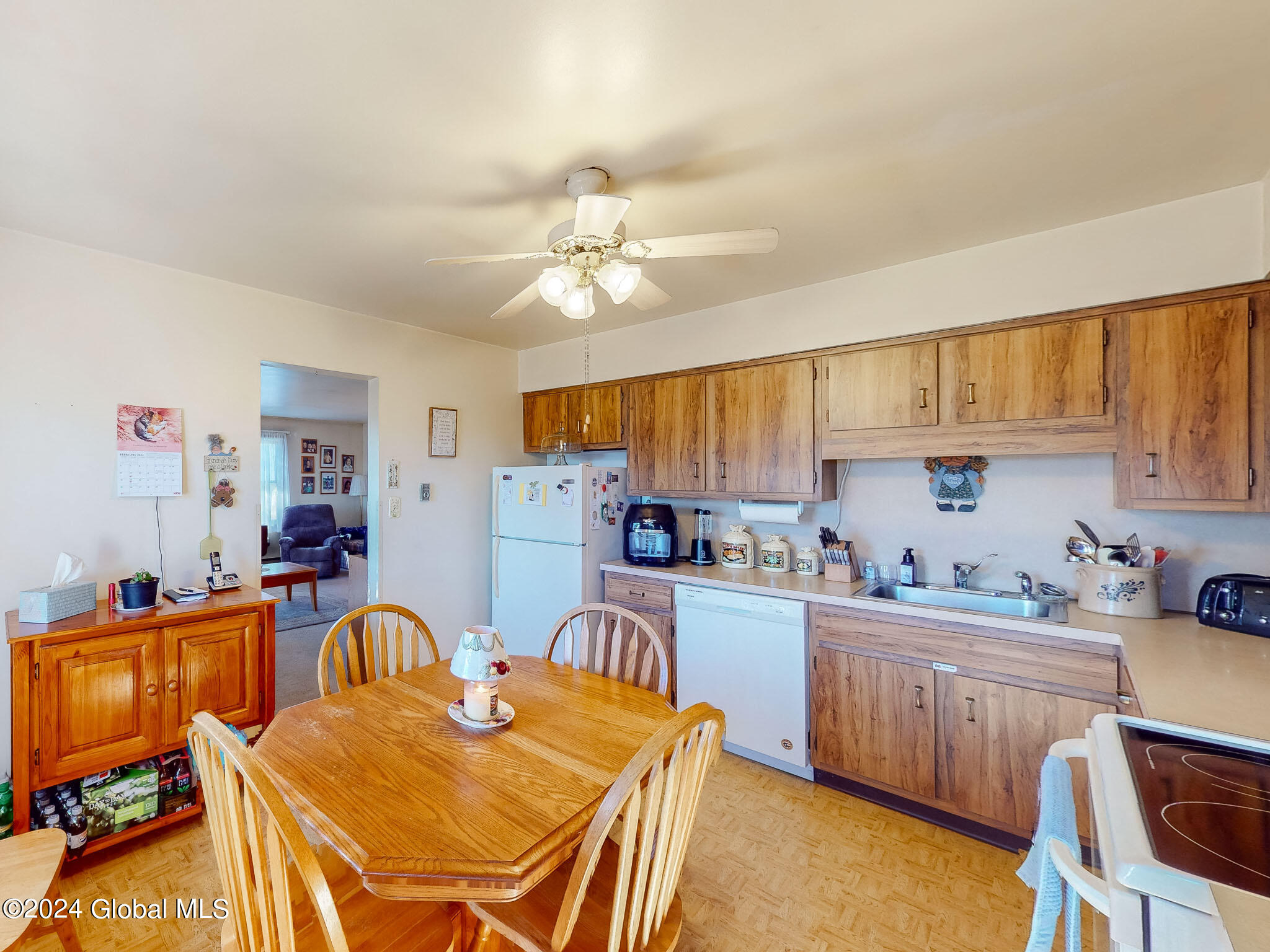 10 Edgewood Terrace, Castleton-on-Hudson
