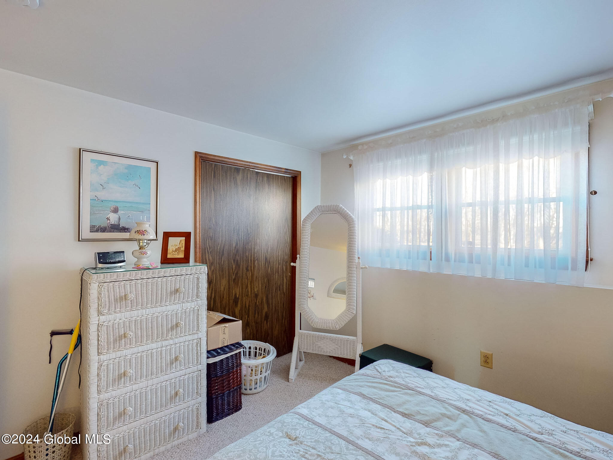 10 Edgewood Terrace, Castleton-on-Hudson