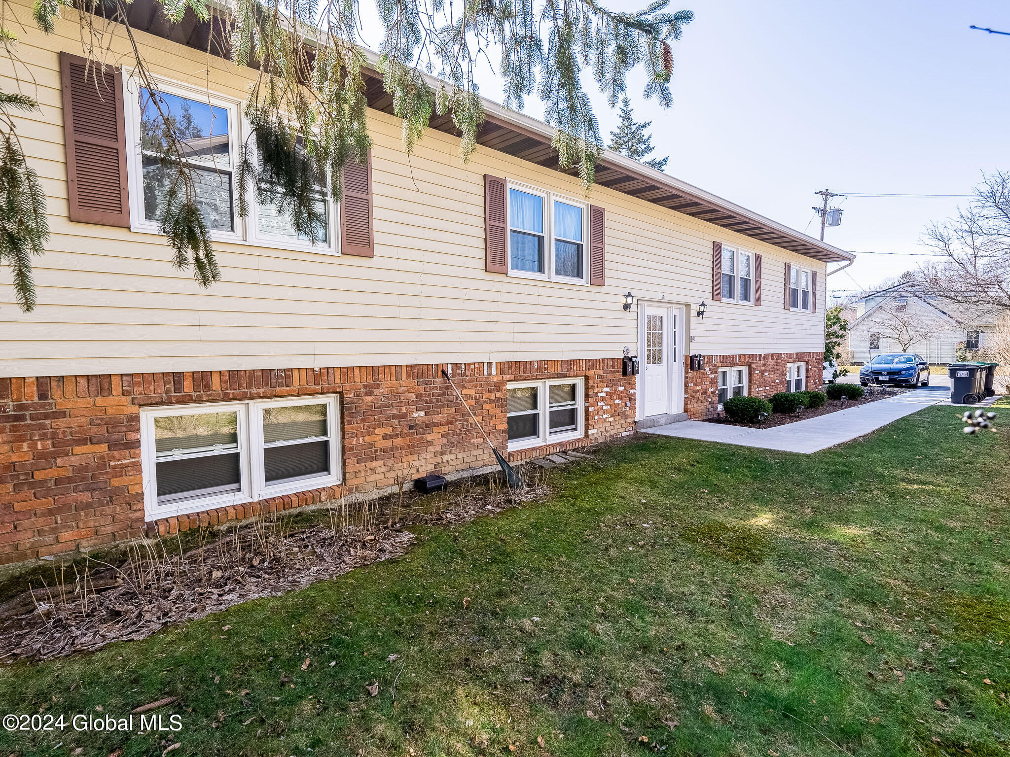 10 Edgewood Terrace, Castleton-on-Hudson