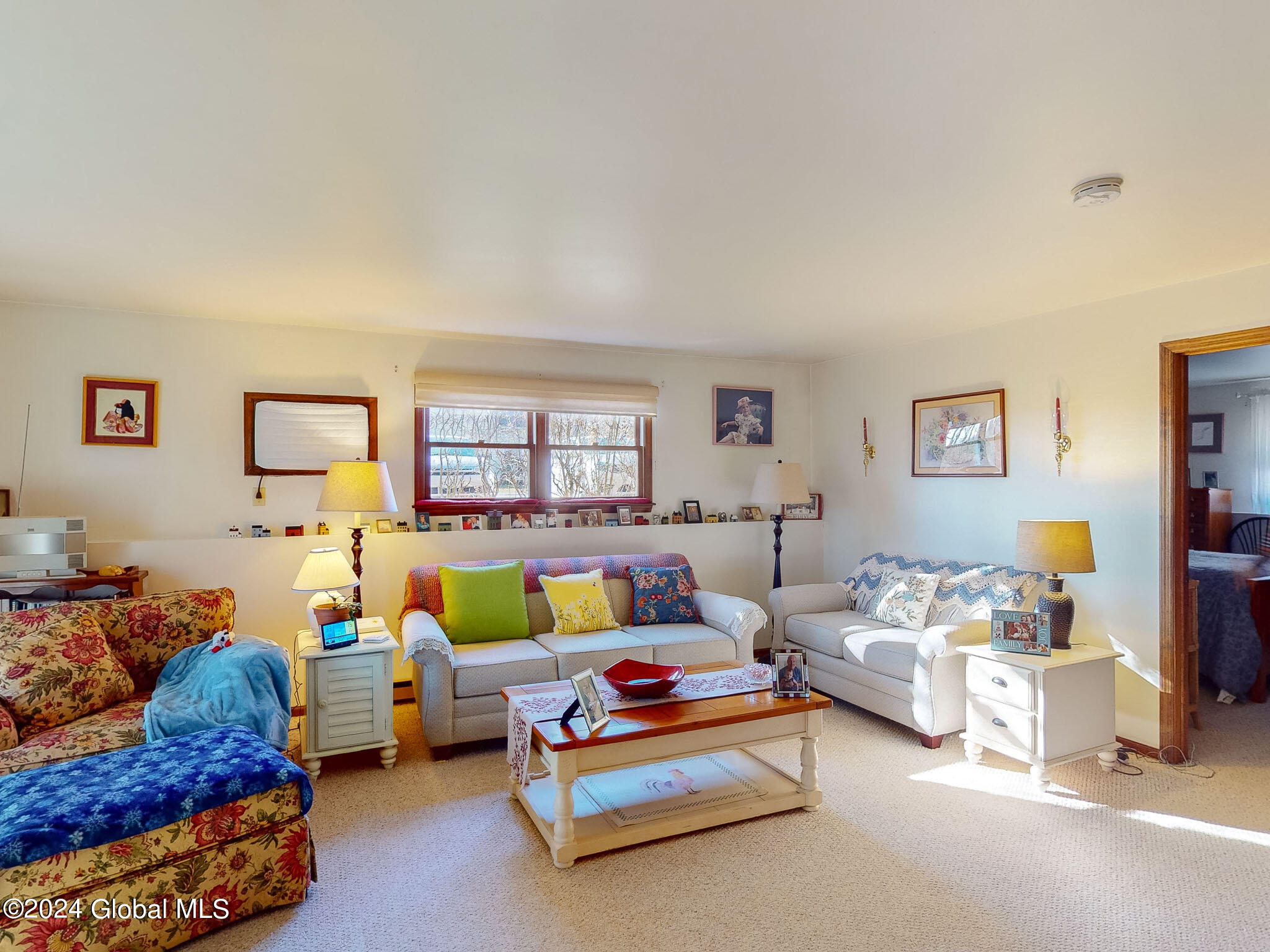 10 Edgewood Terrace, Castleton-on-Hudson