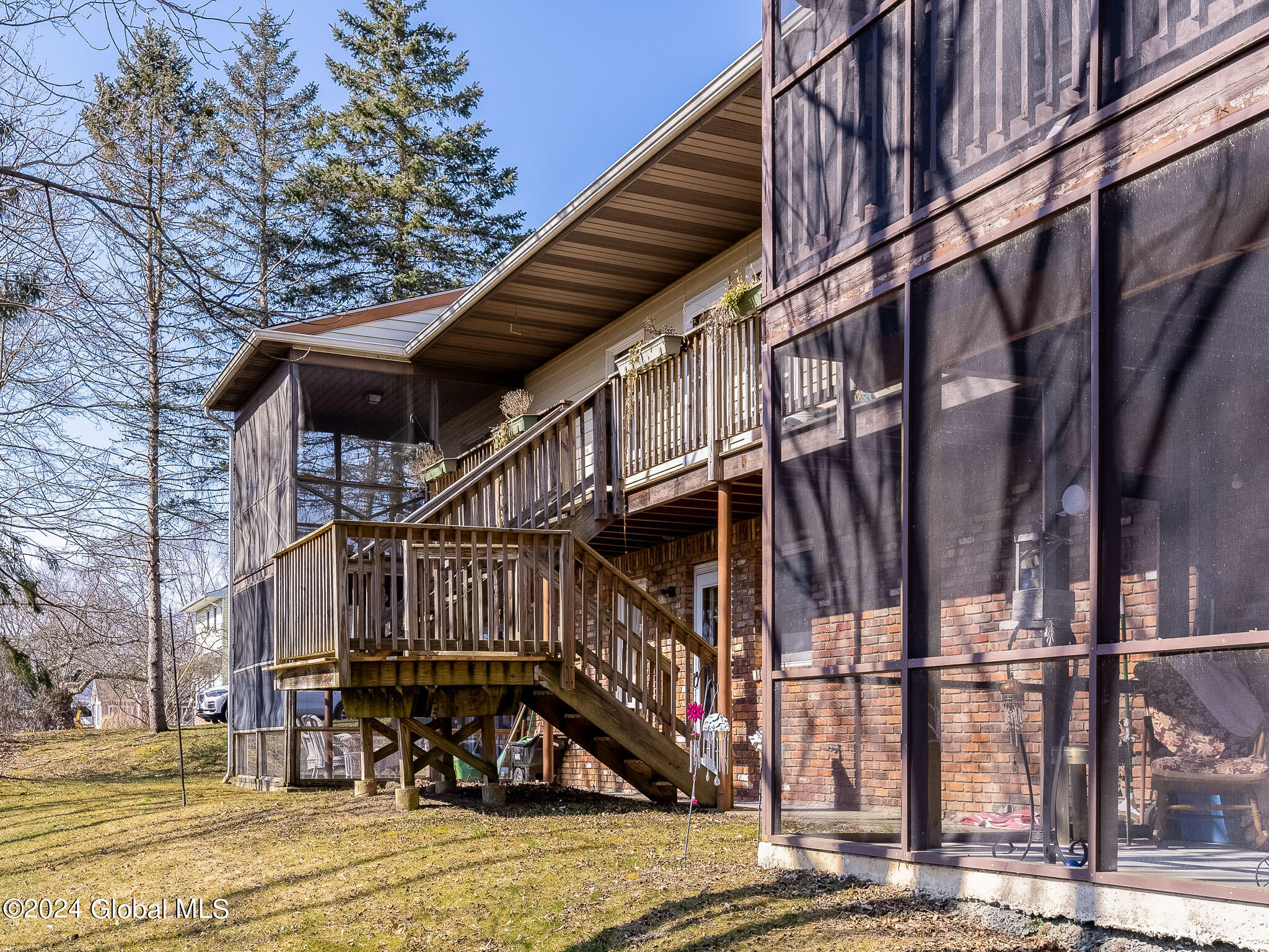 10 Edgewood Terrace, Castleton-on-Hudson