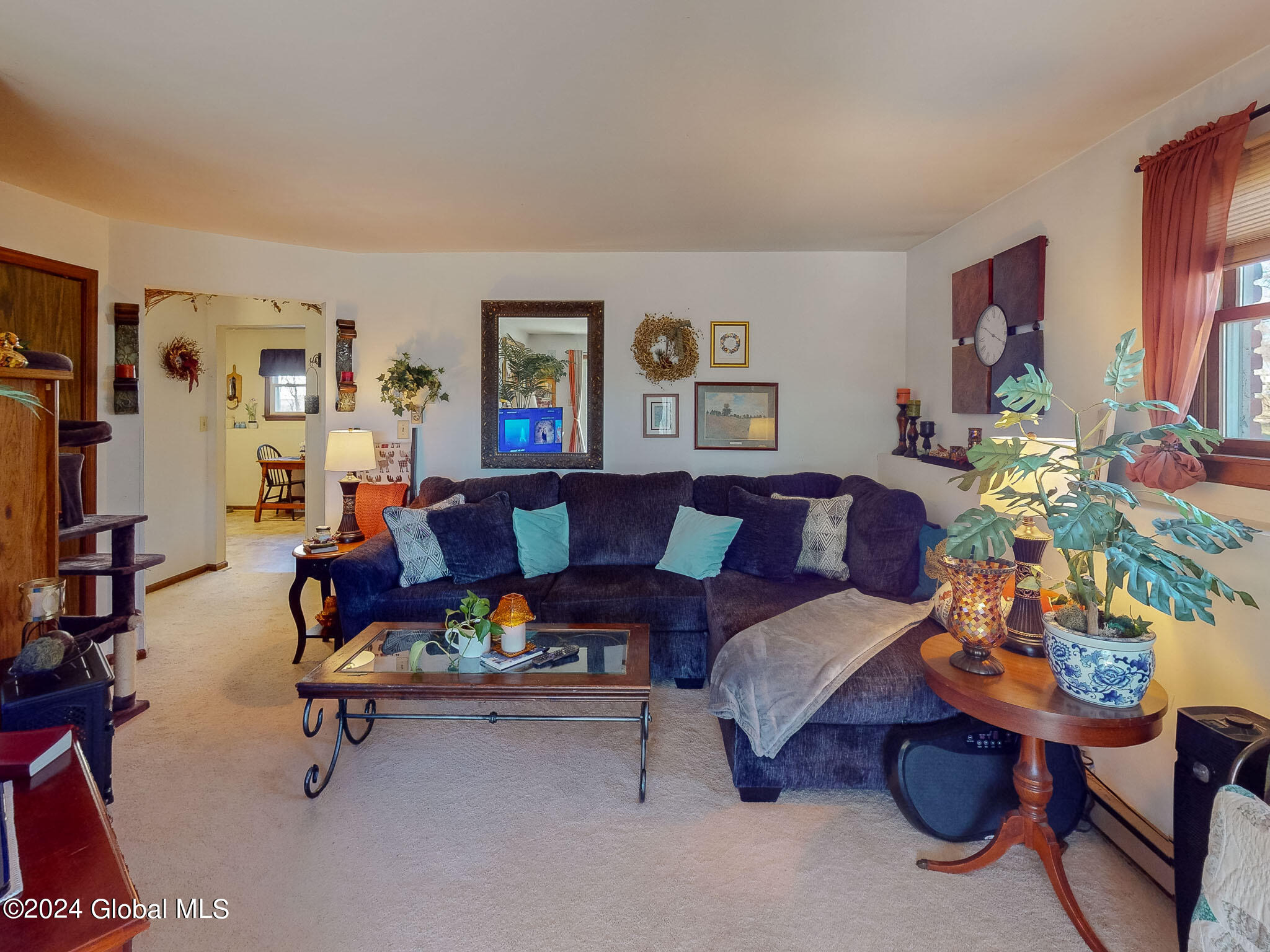 10 Edgewood Terrace, Castleton-on-Hudson