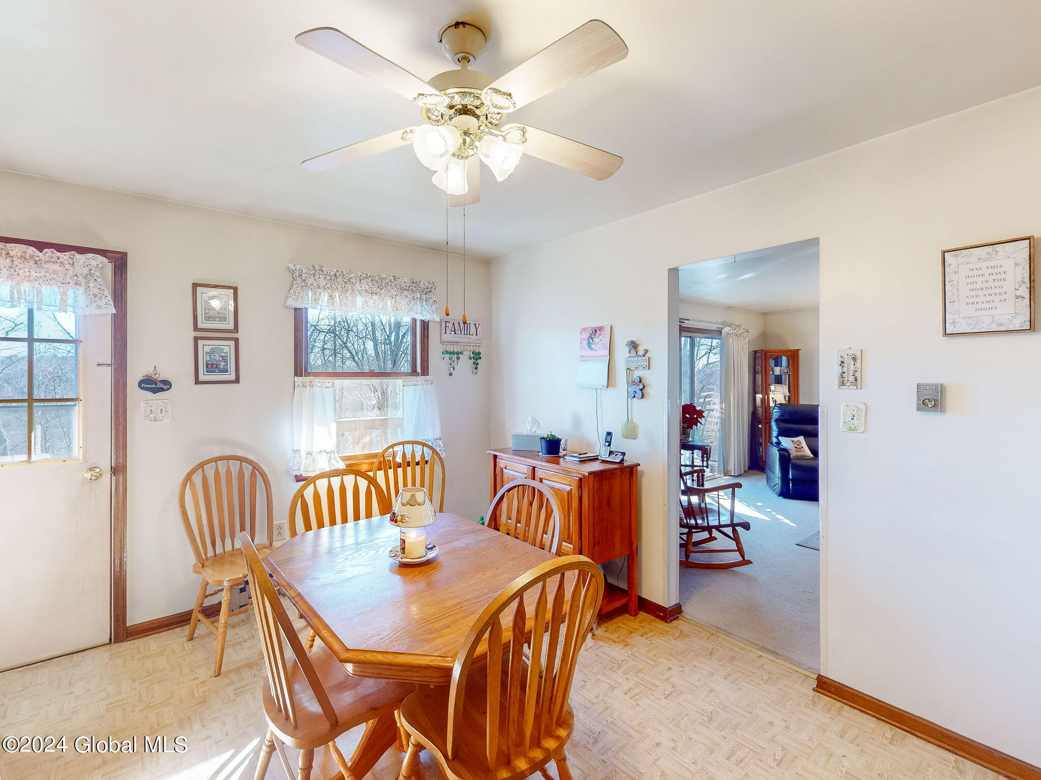 10 Edgewood Terrace, Castleton-on-Hudson