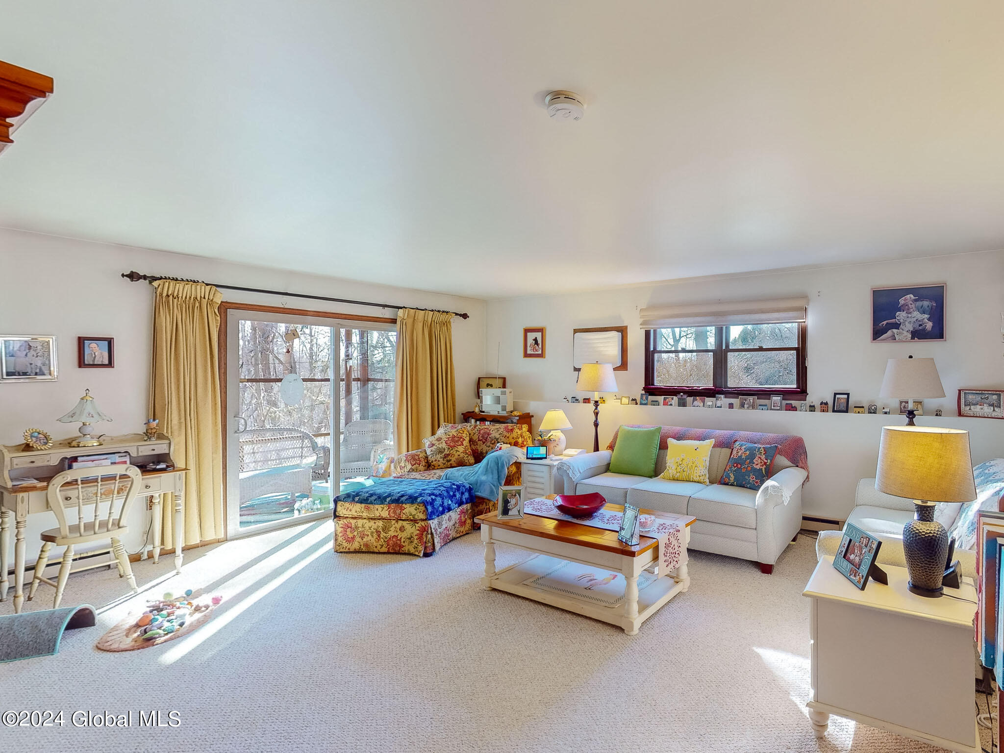 10 Edgewood Terrace, Castleton-on-Hudson