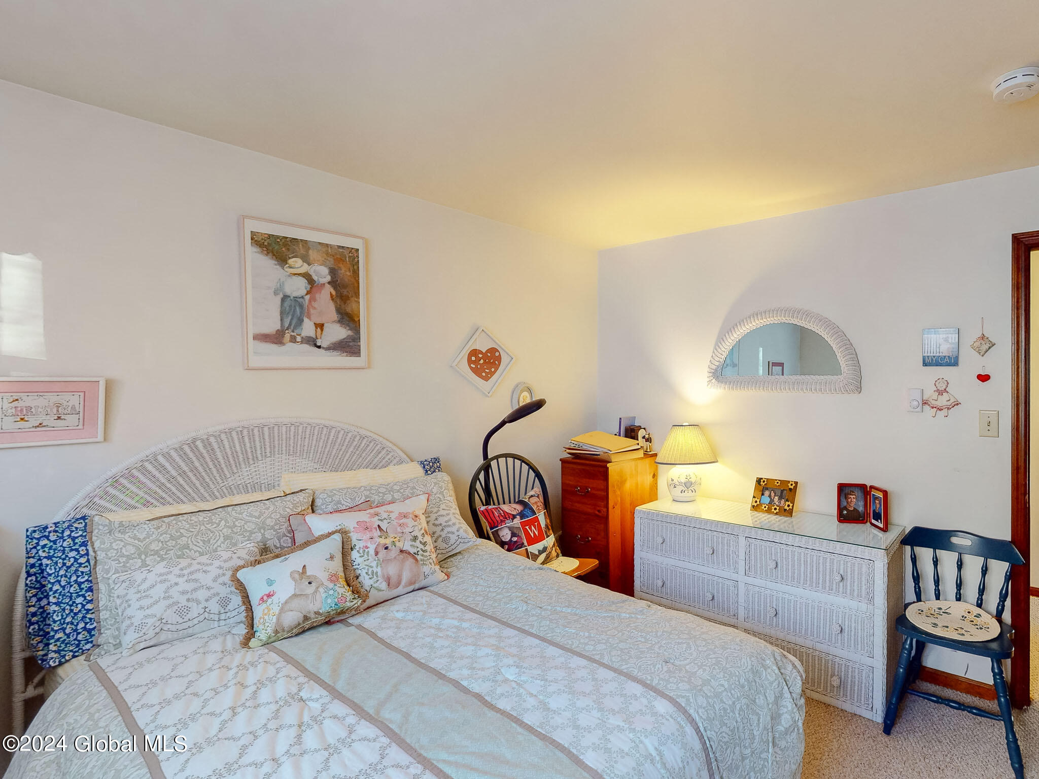 10 Edgewood Terrace, Castleton-on-Hudson