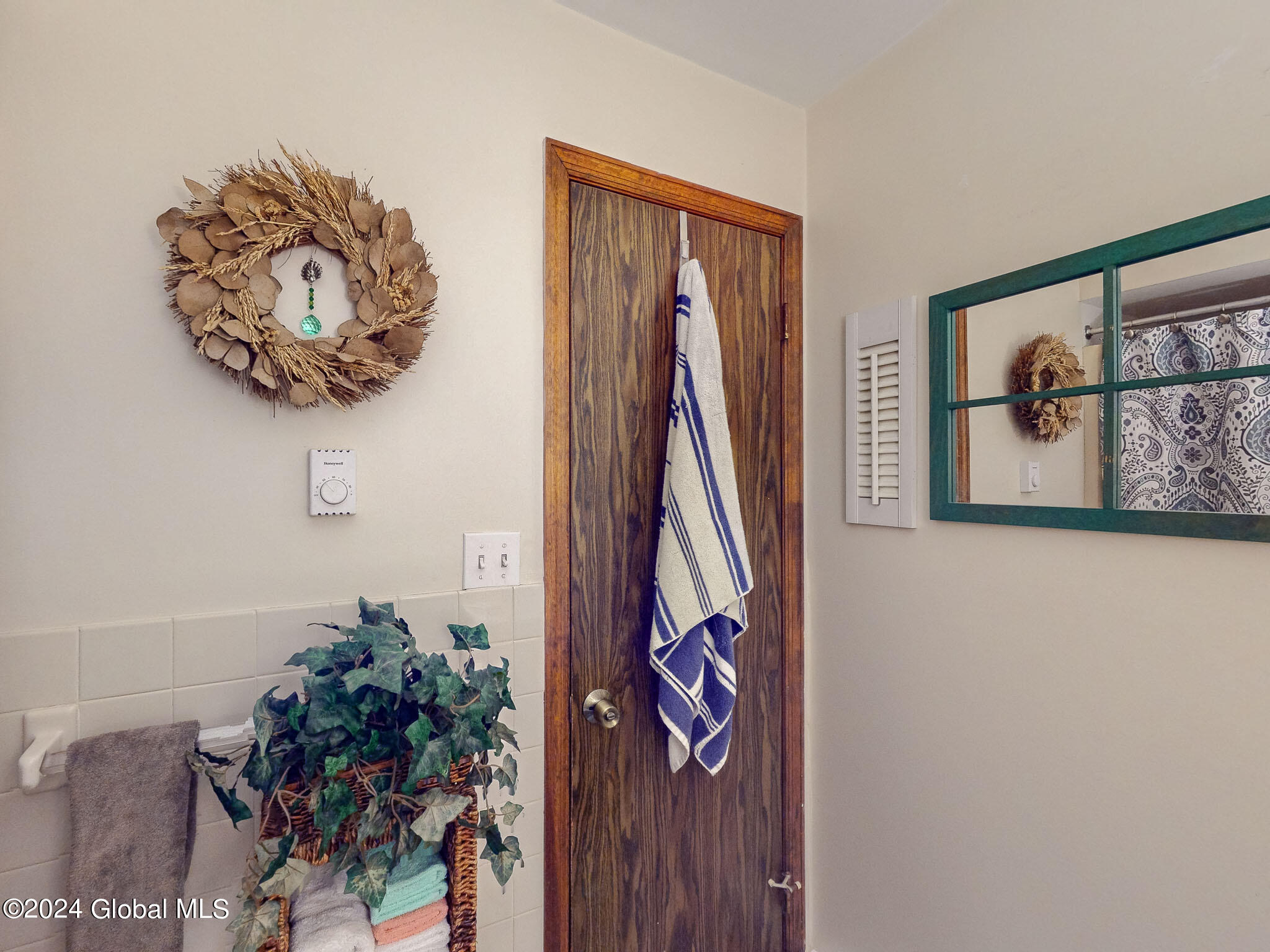 10 Edgewood Terrace, Castleton-on-Hudson