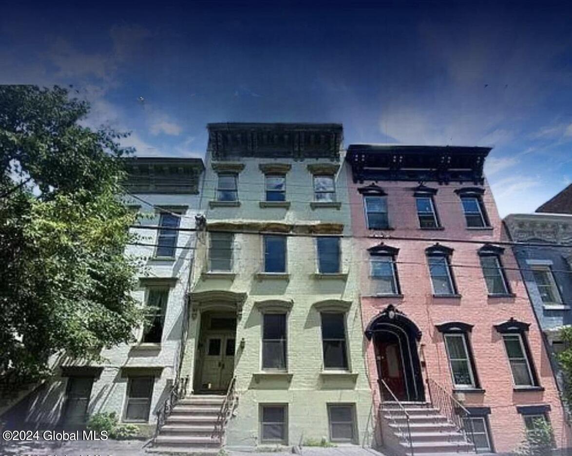 11 Elm Street, 1