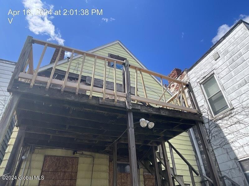 876 River Street