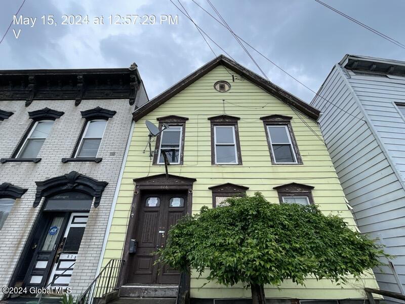 876 River Street