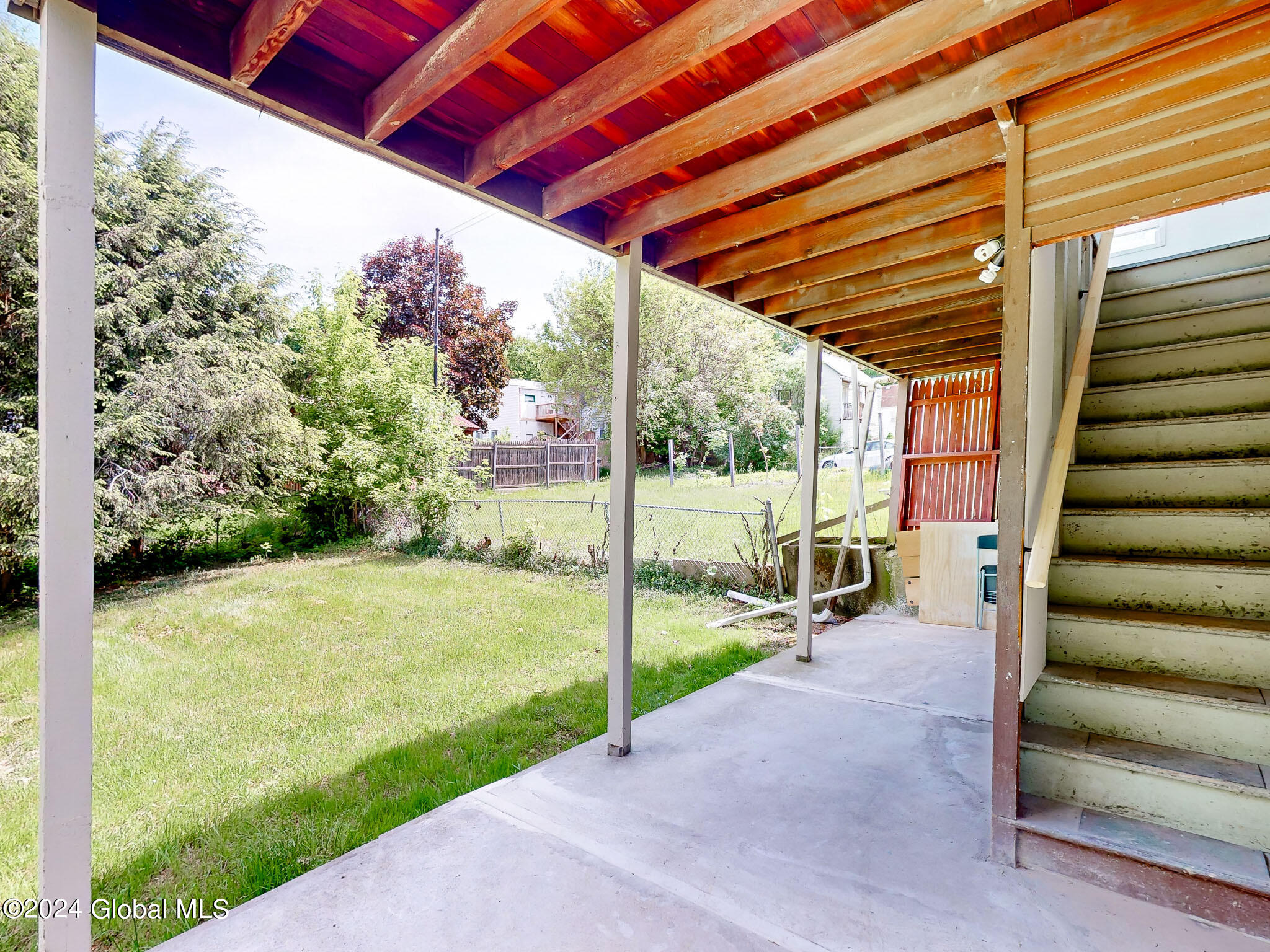 16 Mann Avenue