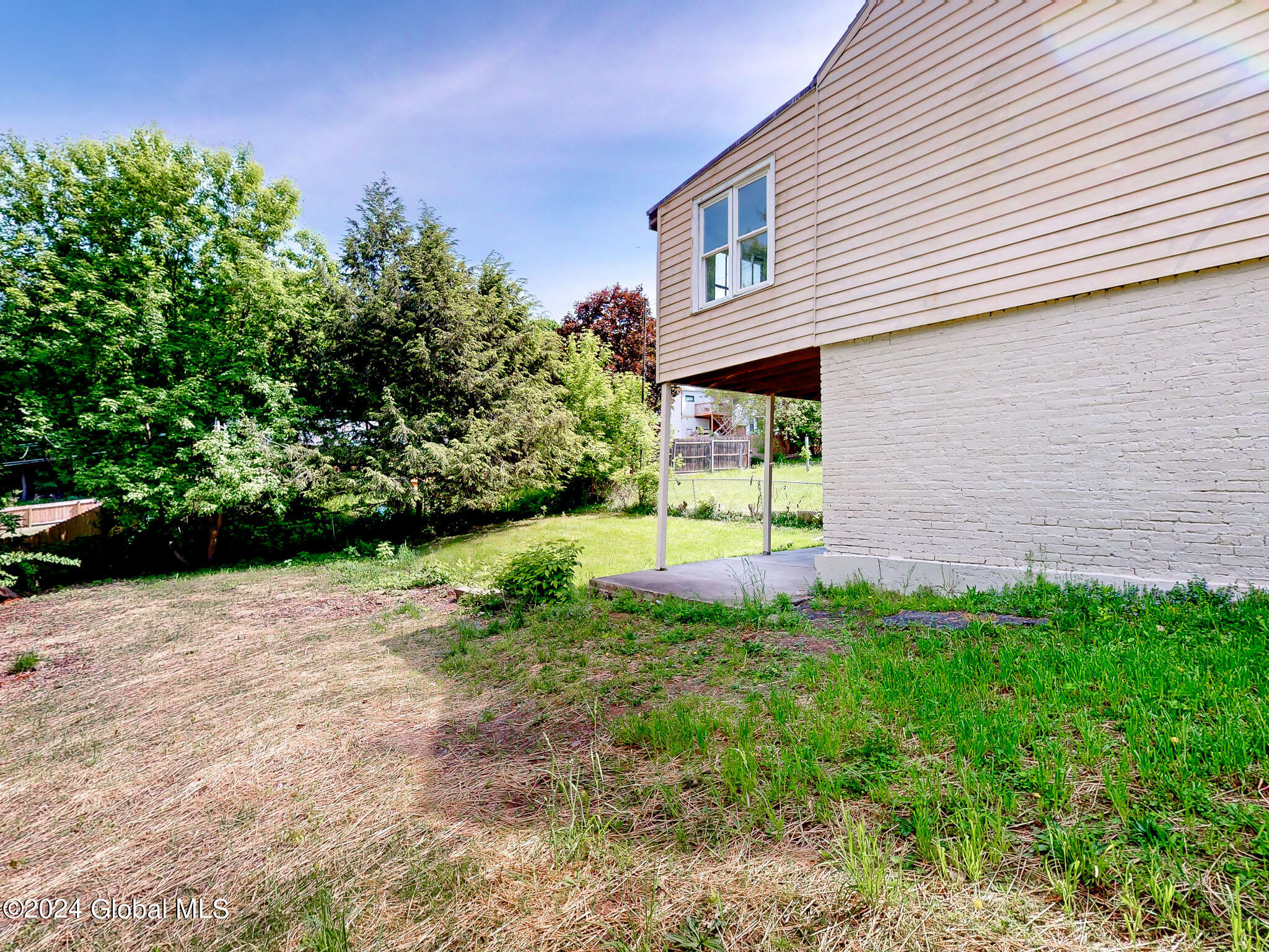16 Mann Avenue
