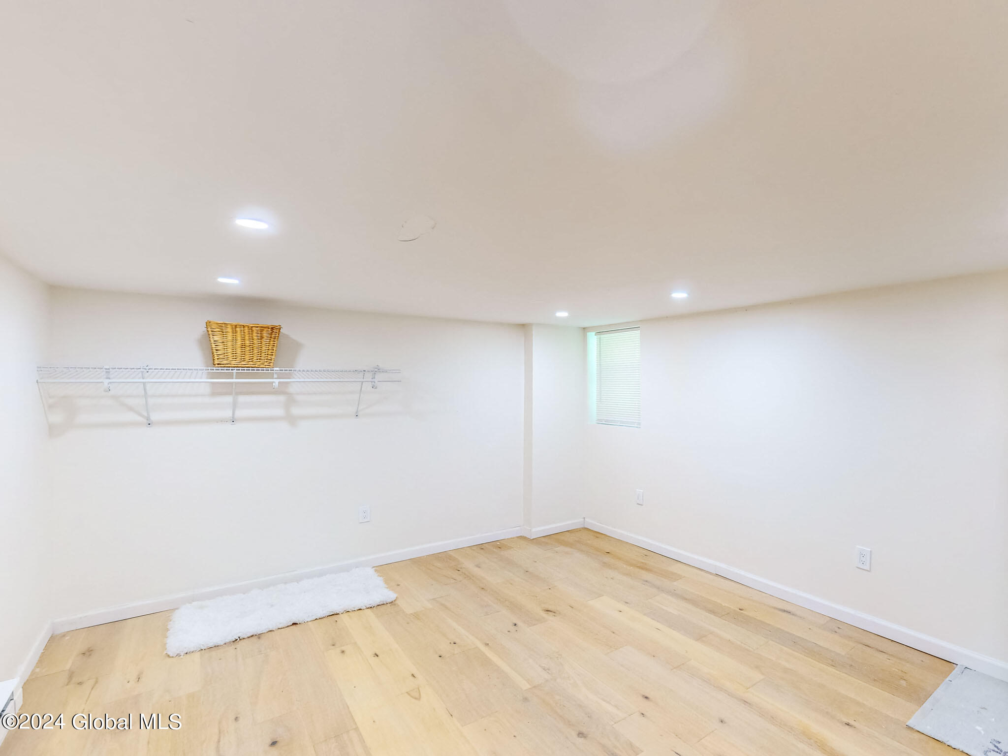 16 Mann Avenue